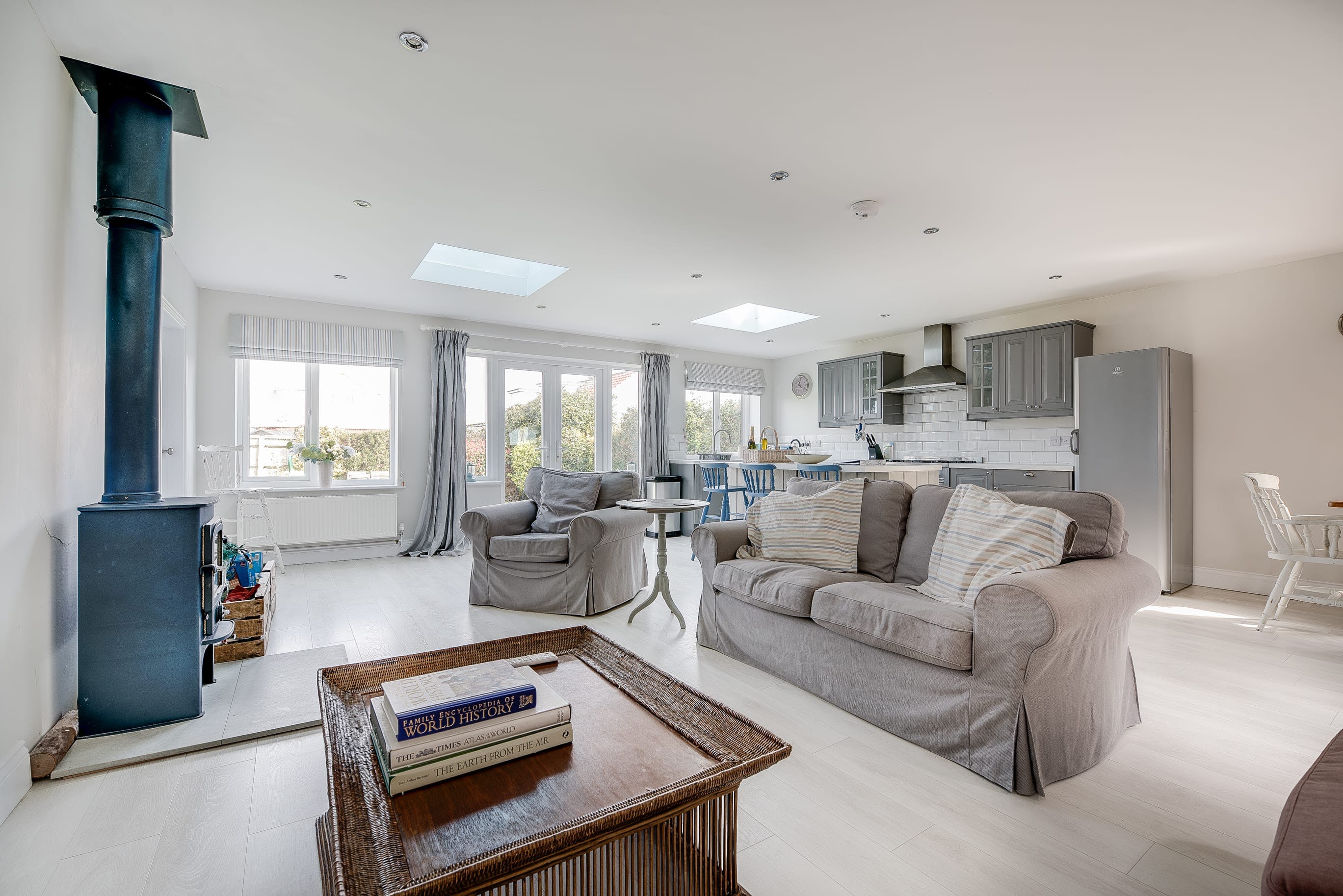 House Pagham Selsey: 4-Bedroom Seaview Apartment with BBQ, Selsey, West Sussex