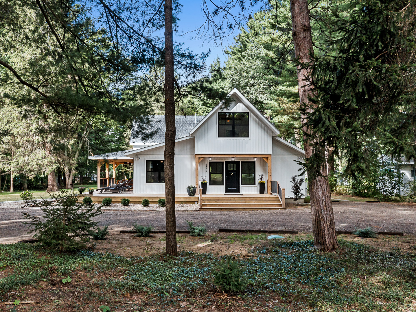 House Paw Paw: Spacious 7-Bedroom Apartment with Pool and Lake Views, Van Buren County