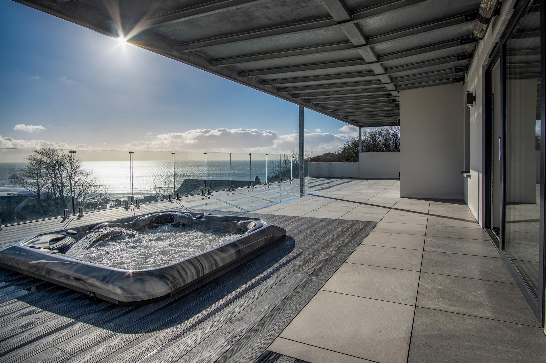 House Pendine Saundersfoot: 5-Bedroom Luxury Apartment with Seaview and Hot Tub, Saundersfoot