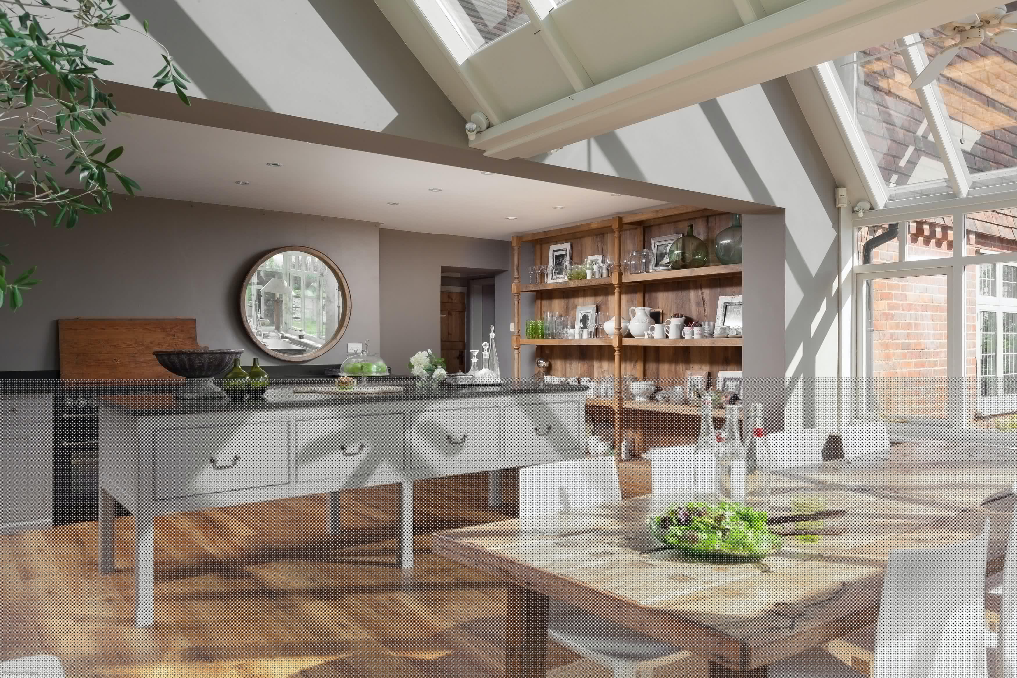 House Pilgrims Kent: Spacious 4-Bedroom Apartment with Pool and Tennis Court, Kent