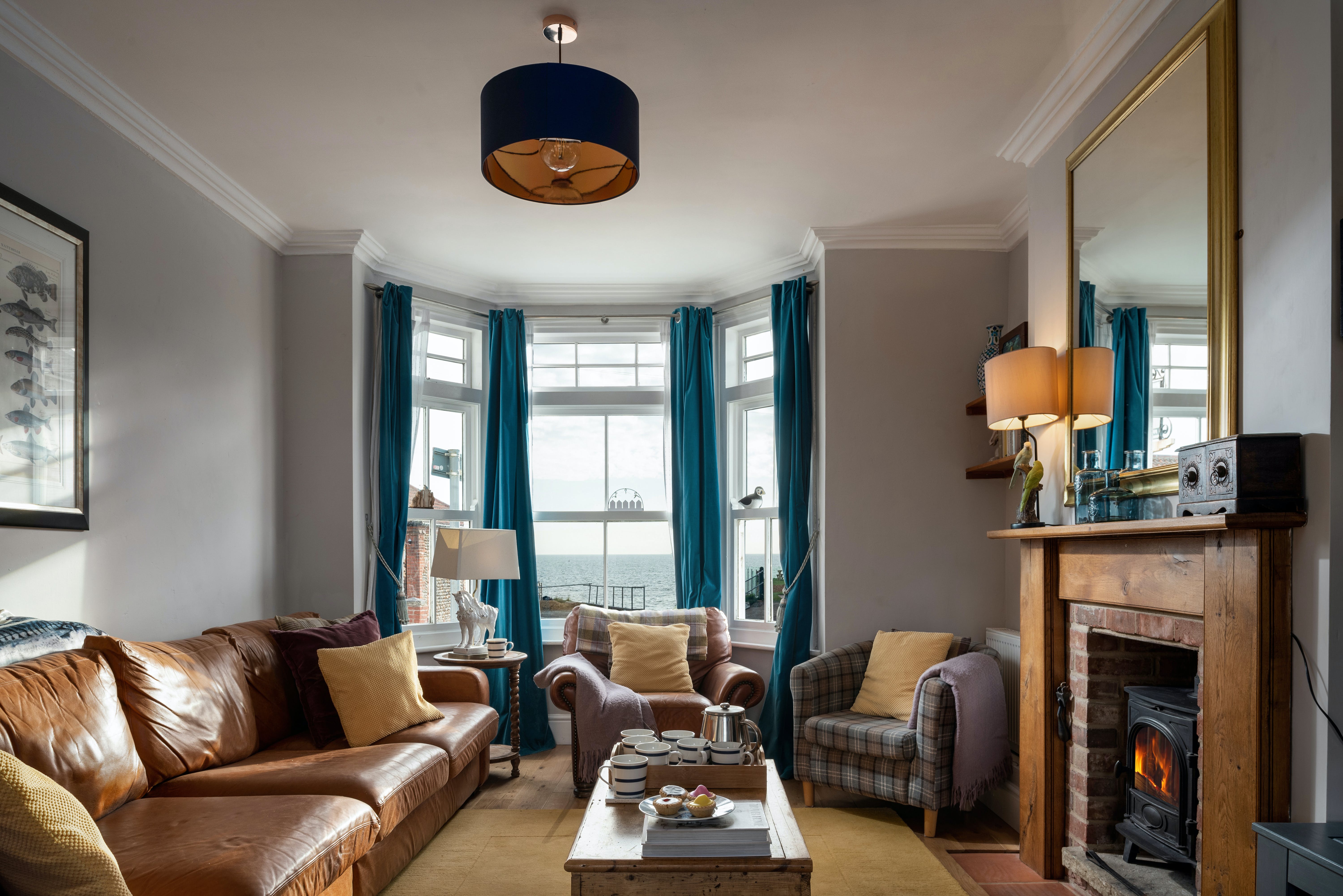 House Poppy Cromer: Luxury 7-Bedroom House with Beachfront and Hot Tub, Cromer