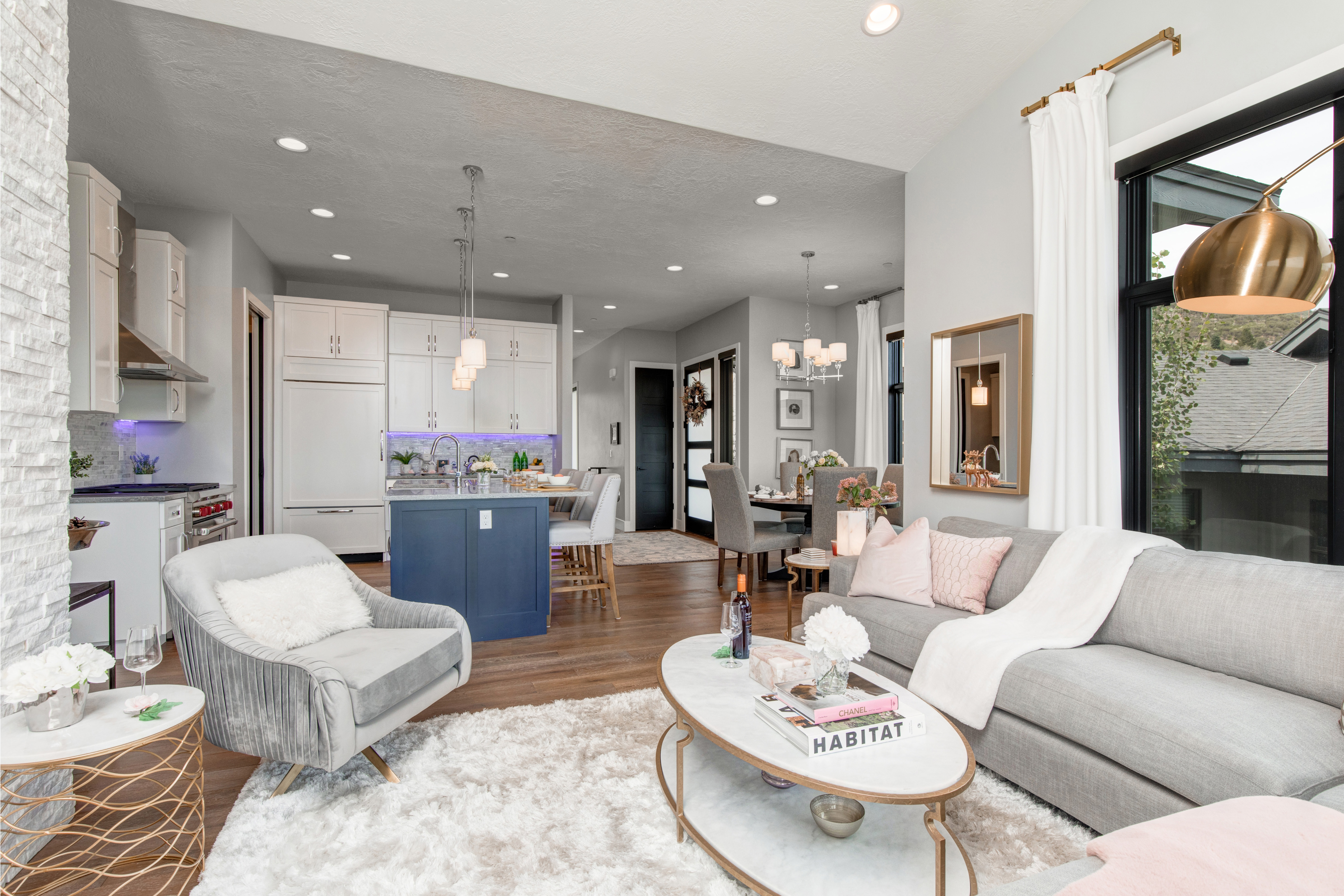 House Quaking Aspen ParkCity: Luxury 5-Bedroom Chalet with Hot Tub and Ski Access, Park City