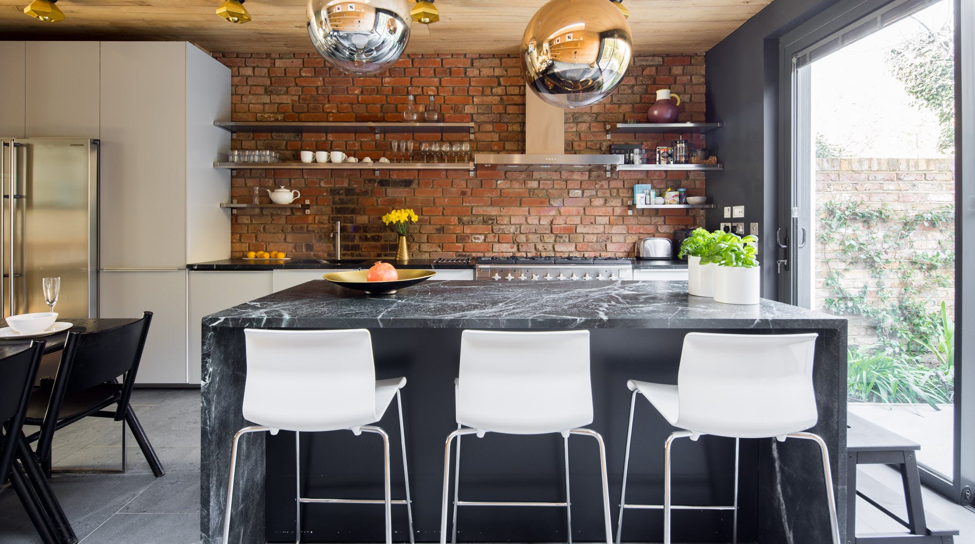 House Quex Kilburn: Spacious 4-Bedroom Apartment Perfect for Families, Kilburn, London