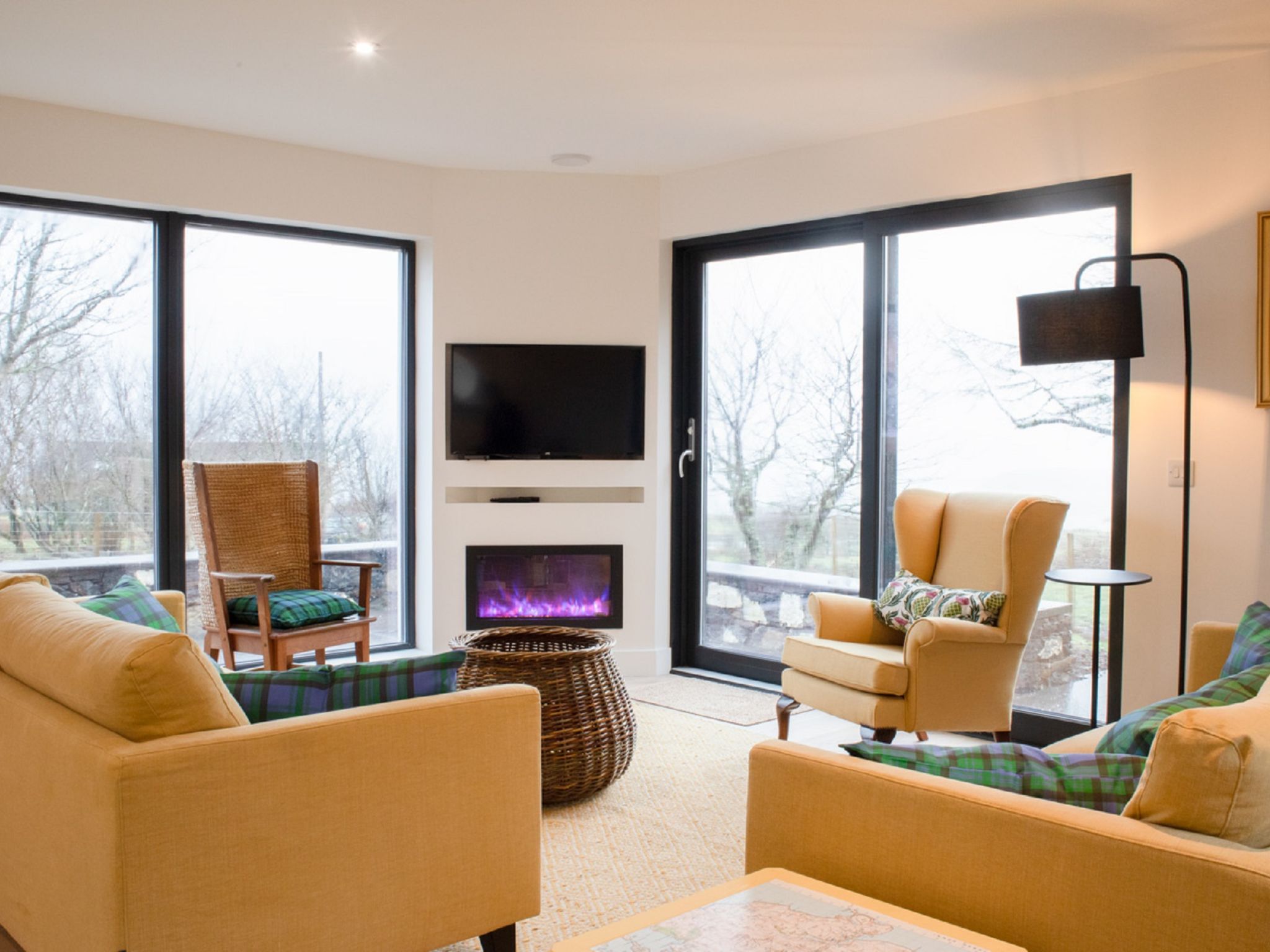 House Quiraing Skye: Stunning 3-Bedroom Highland House with Panoramic Sea and Mountain Views in North Skye Scotland