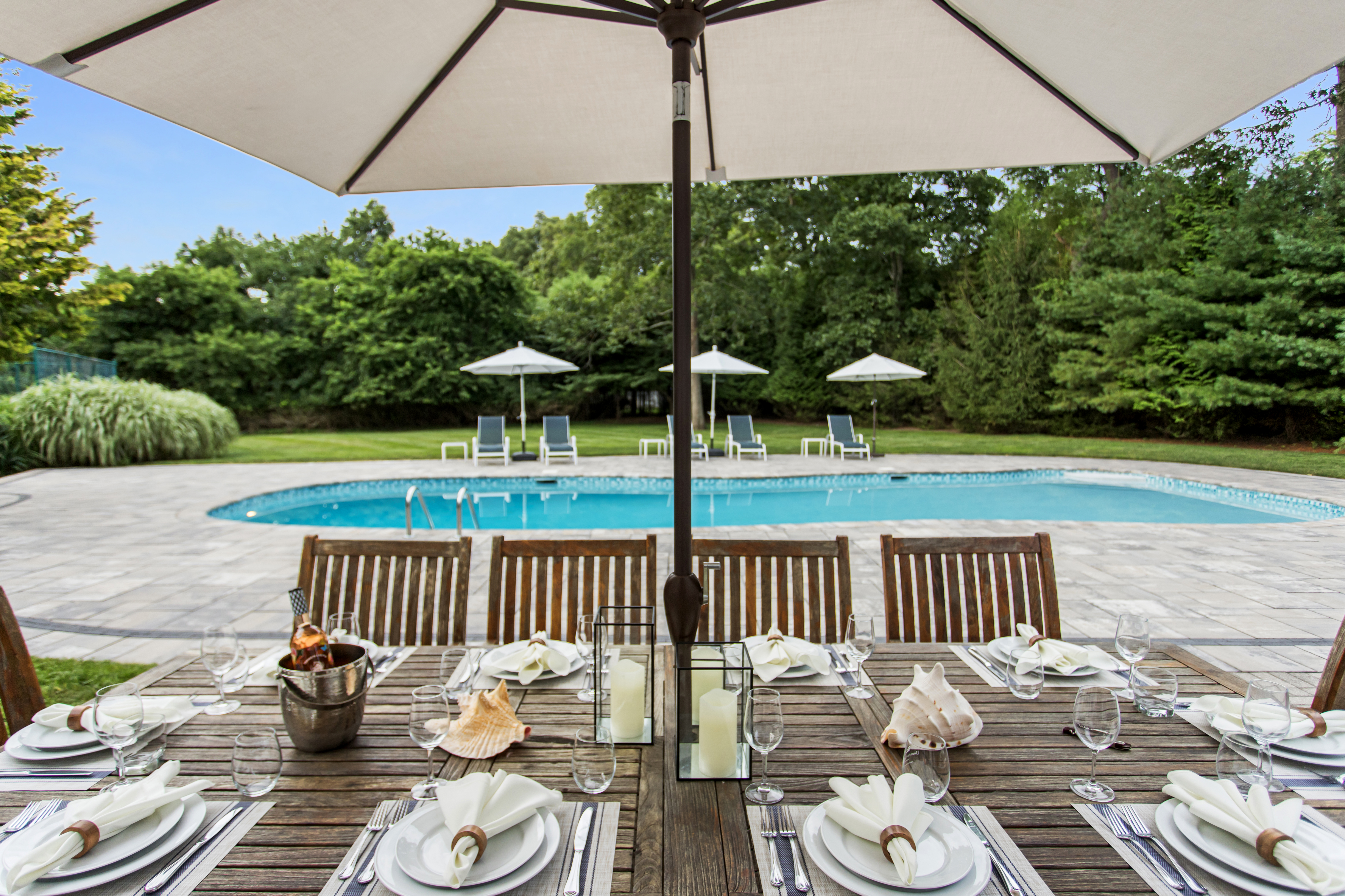 House Quogue Westhampton: Luxury 5-Bedroom Villa with Pool and Hot Tub, Westhampton Beach