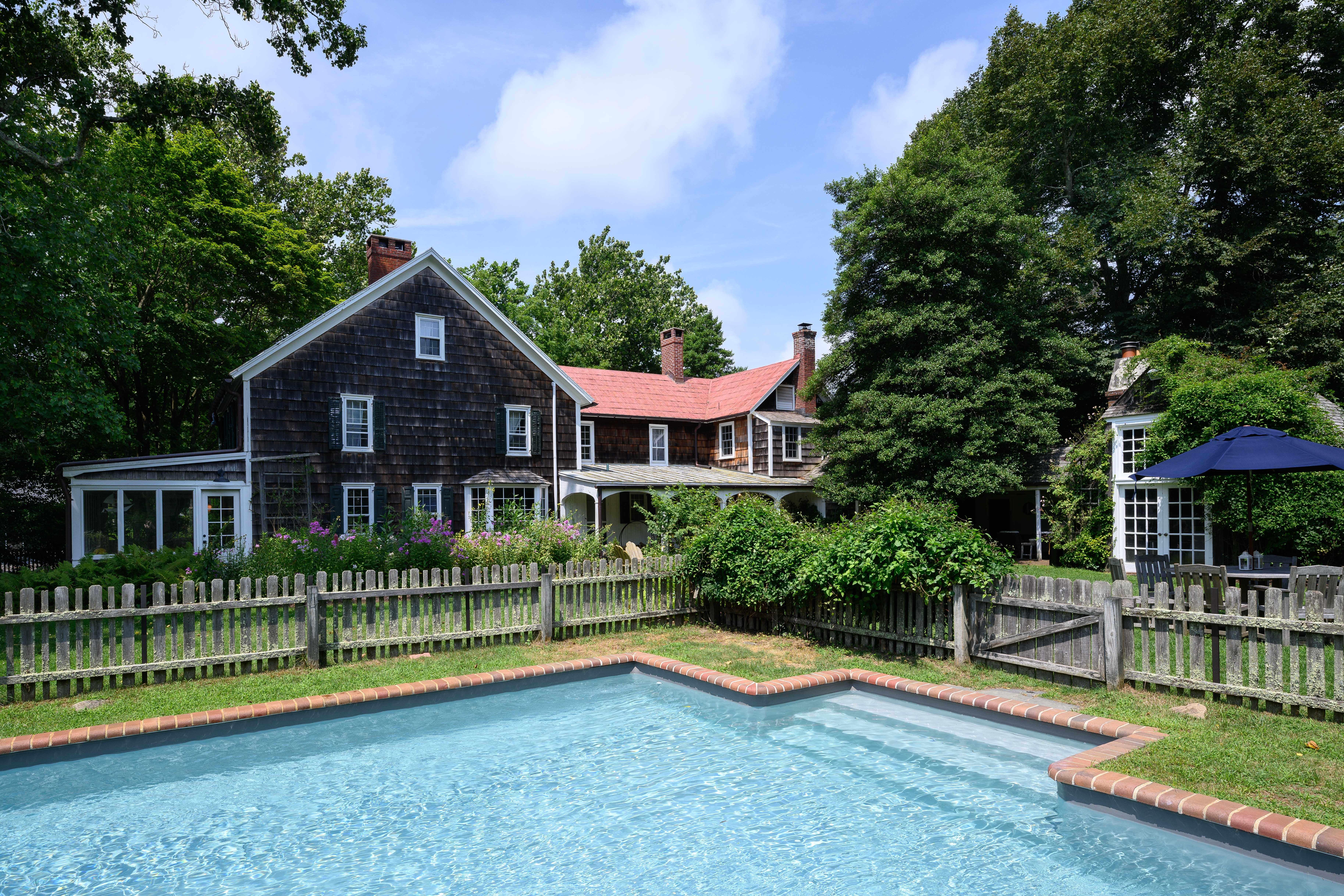 House Quogue Westhampton Westhampton Beach: Charming 5-Bedroom House with Pool and Sea Views, Westhampton Beach