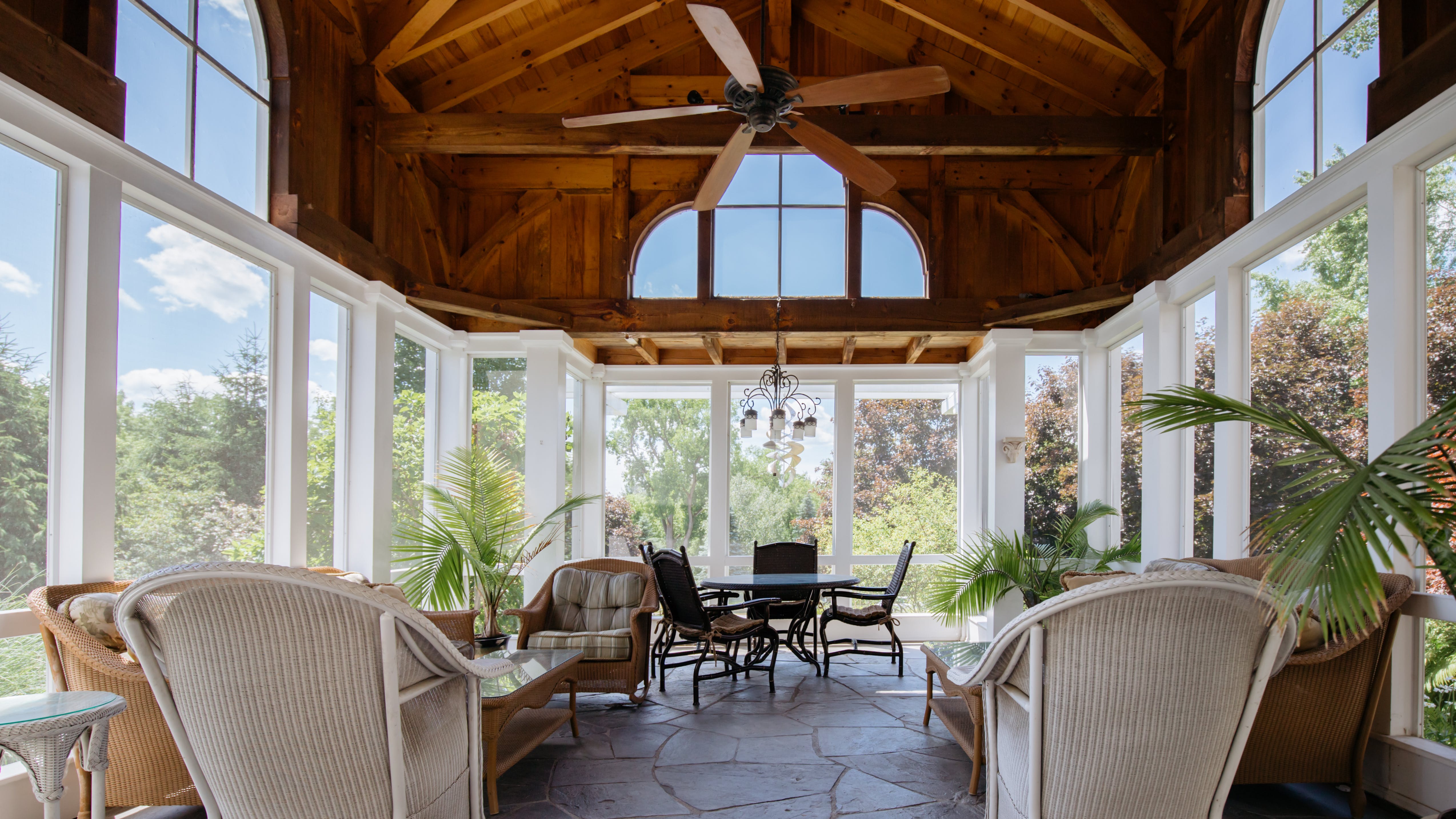 House Riparius Hudson: Expansive 5-Bedroom House with Infinity Pool and River Views, Hudson