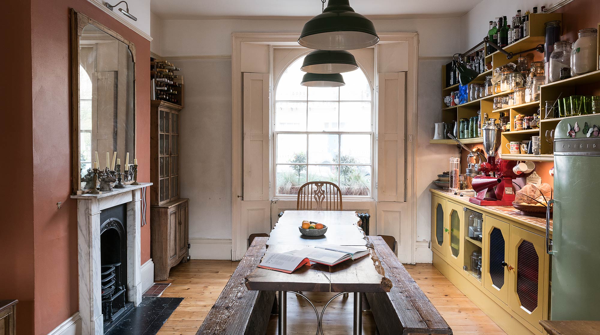 House River Clerkenwell: Chic 3-Bedroom Apartment with BBQ, Clerkenwell