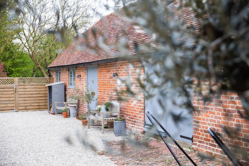 House Romney Kent: Luxury 4-Bedroom House with Pool and Countryside Views, Kent