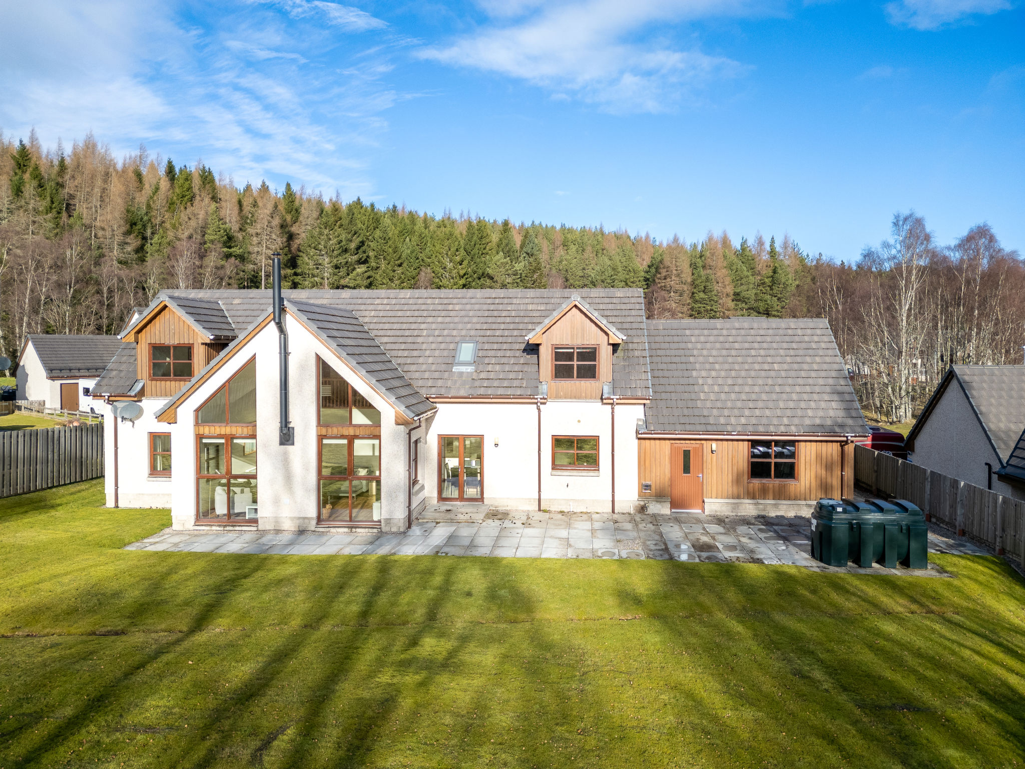 House Rothiemurchus Aviemore: Spacious 4-Bedroom Family House with Garden and Mountain Activities in Scottish Highlands
