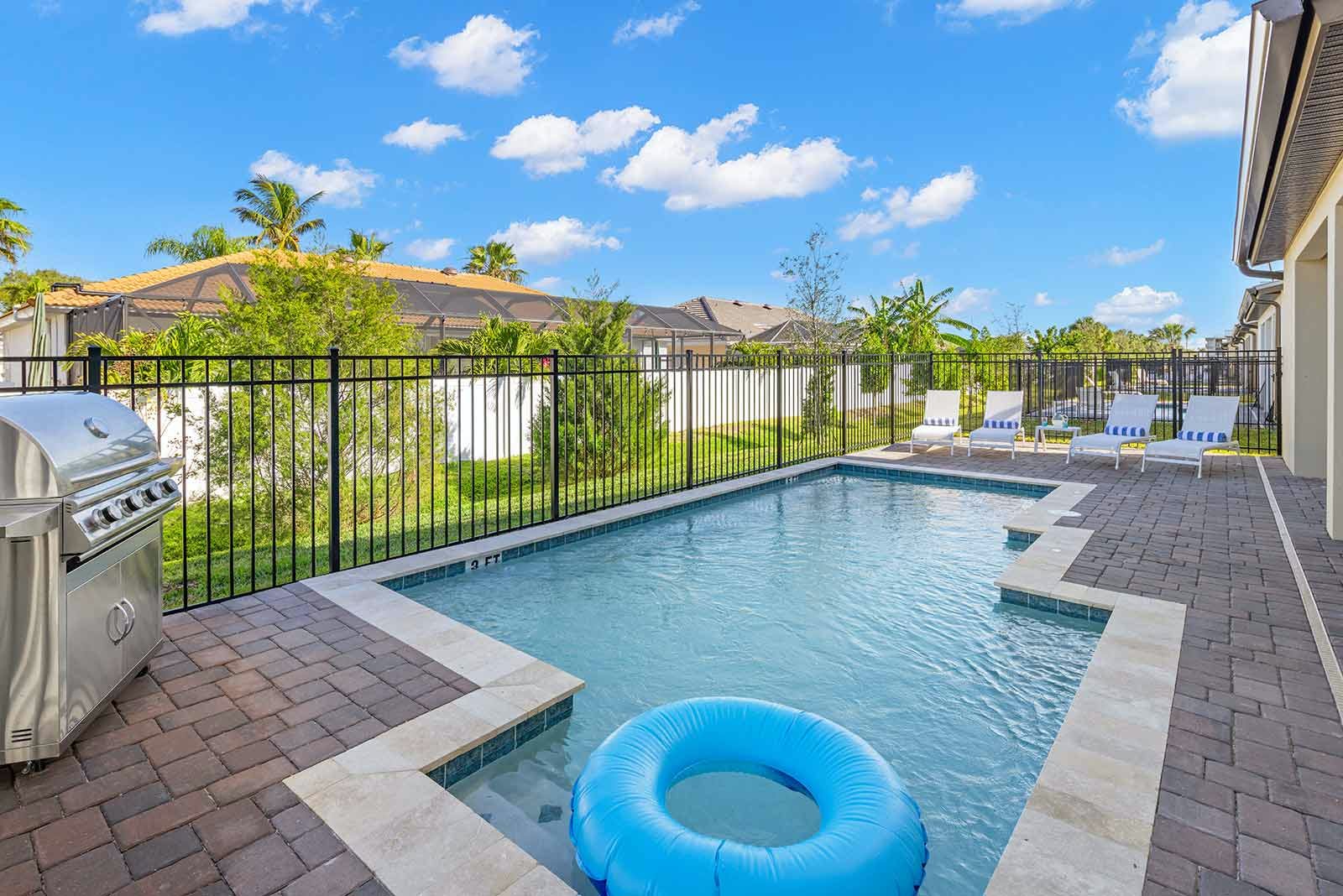 House Sabal Brevard: Spacious 8-Bedroom House with Pool and Seaview, Brevard County