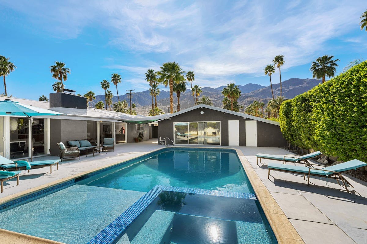 House San Jacinto Cathedral City: Elegant 5-Bedroom House with Pool and Hot Tub, Cathedral City