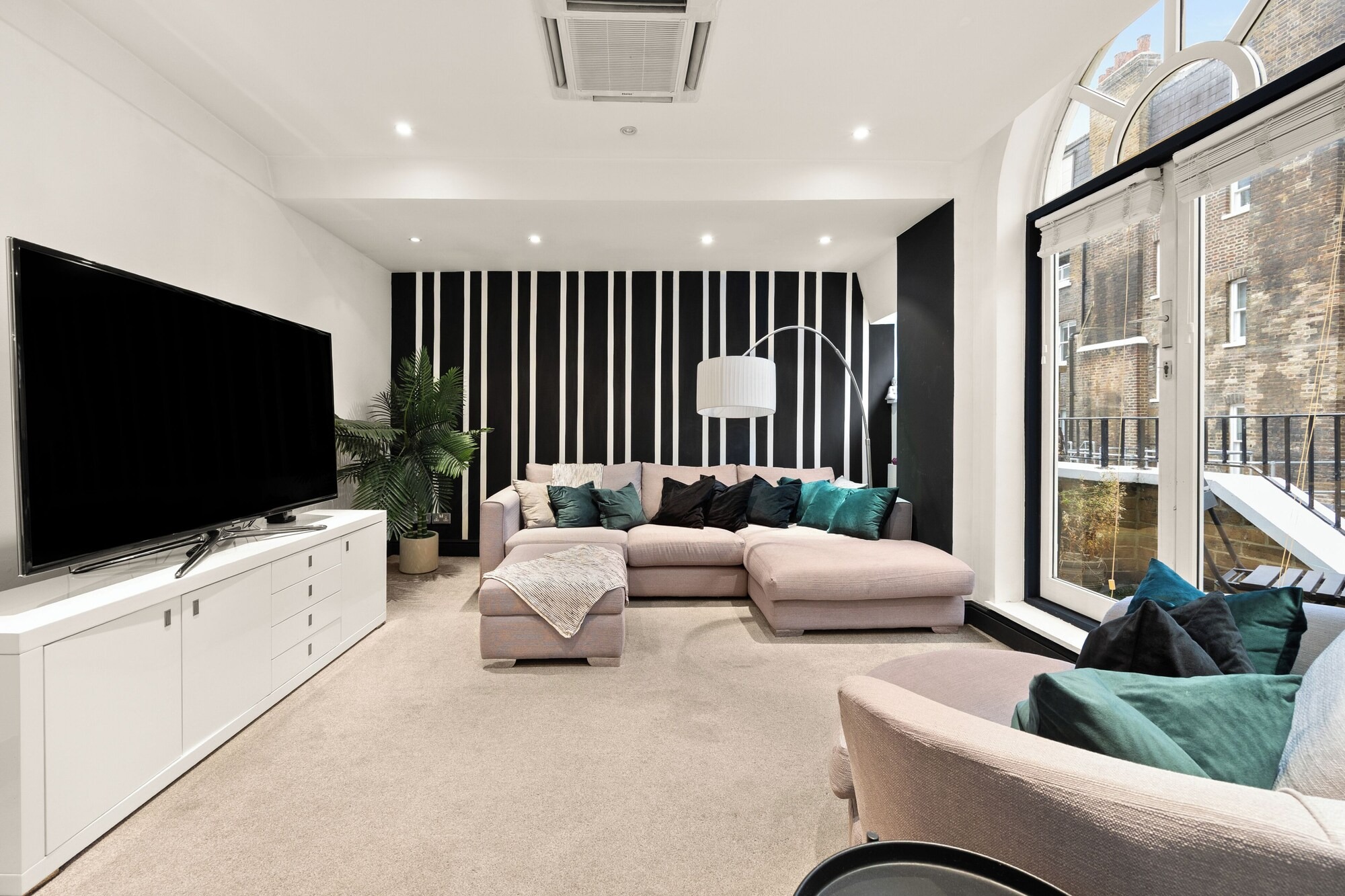 House Sherwood Marylebone: Elegant 3-Bedroom Apartment with Modern Amenities, Marylebone