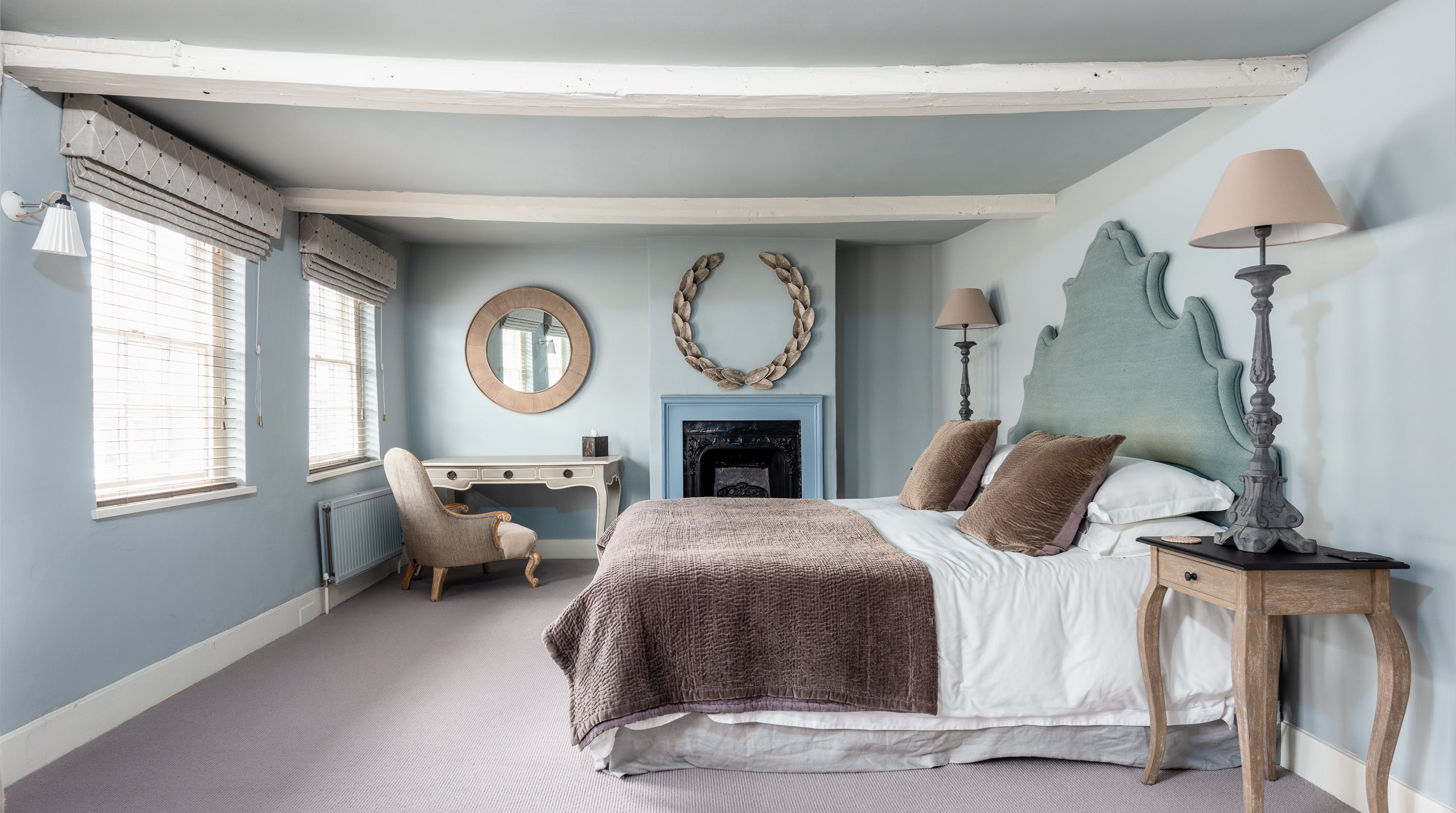 House Solent Lymington: Elegant 3-Bedroom Apartment with Sea Views, Hampshire