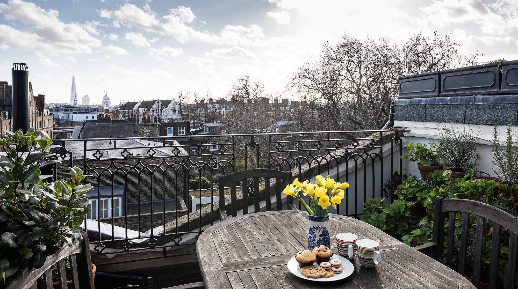 House St. John’s Clerkenwell: Chic 3-Bedroom Apartment with Rooftop Views, Clerkenwell