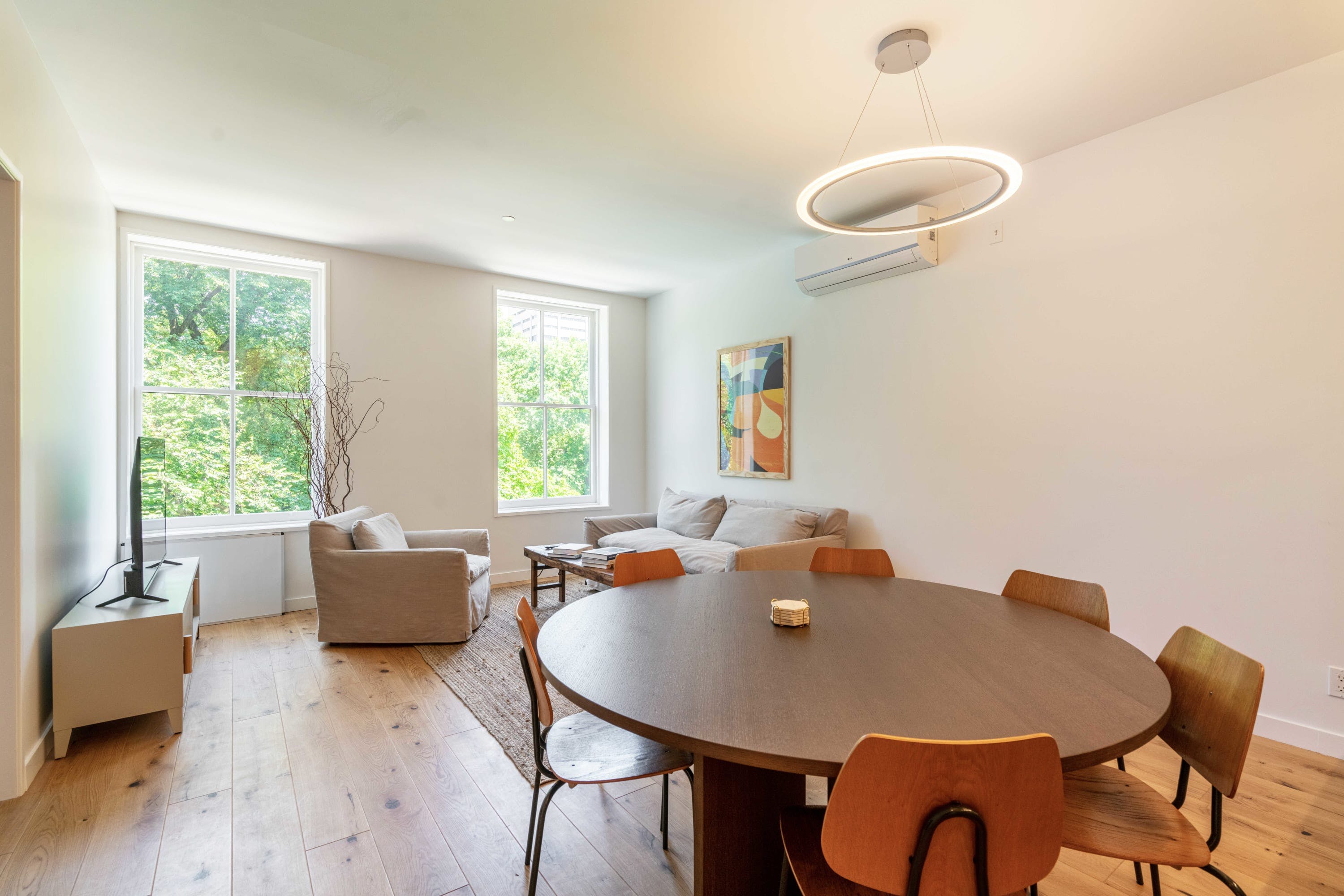 House Stuyvesant Gramercy: Spacious 3-Bedroom Apartment with Family-Friendly Features, Gramercy Park