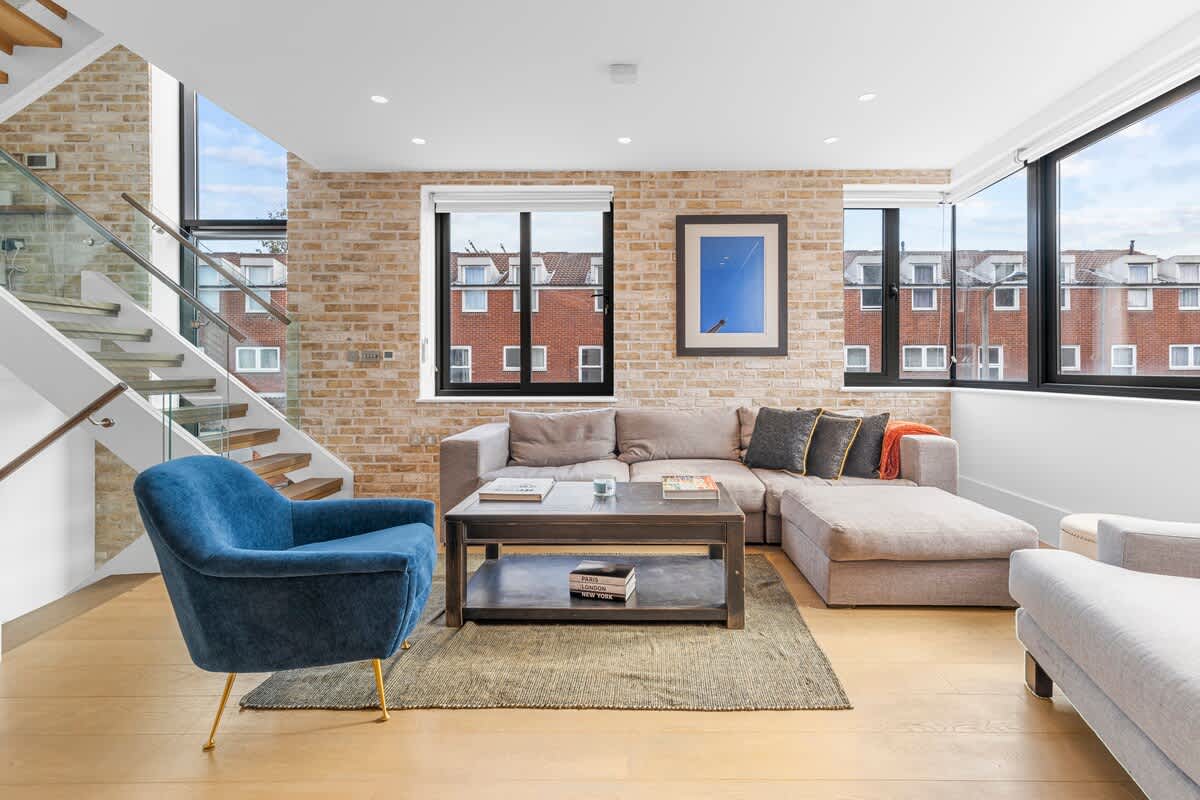 House Sycamore Clapham: Elegant 4-Bedroom Luxury House with Roof Terrace, Clapham