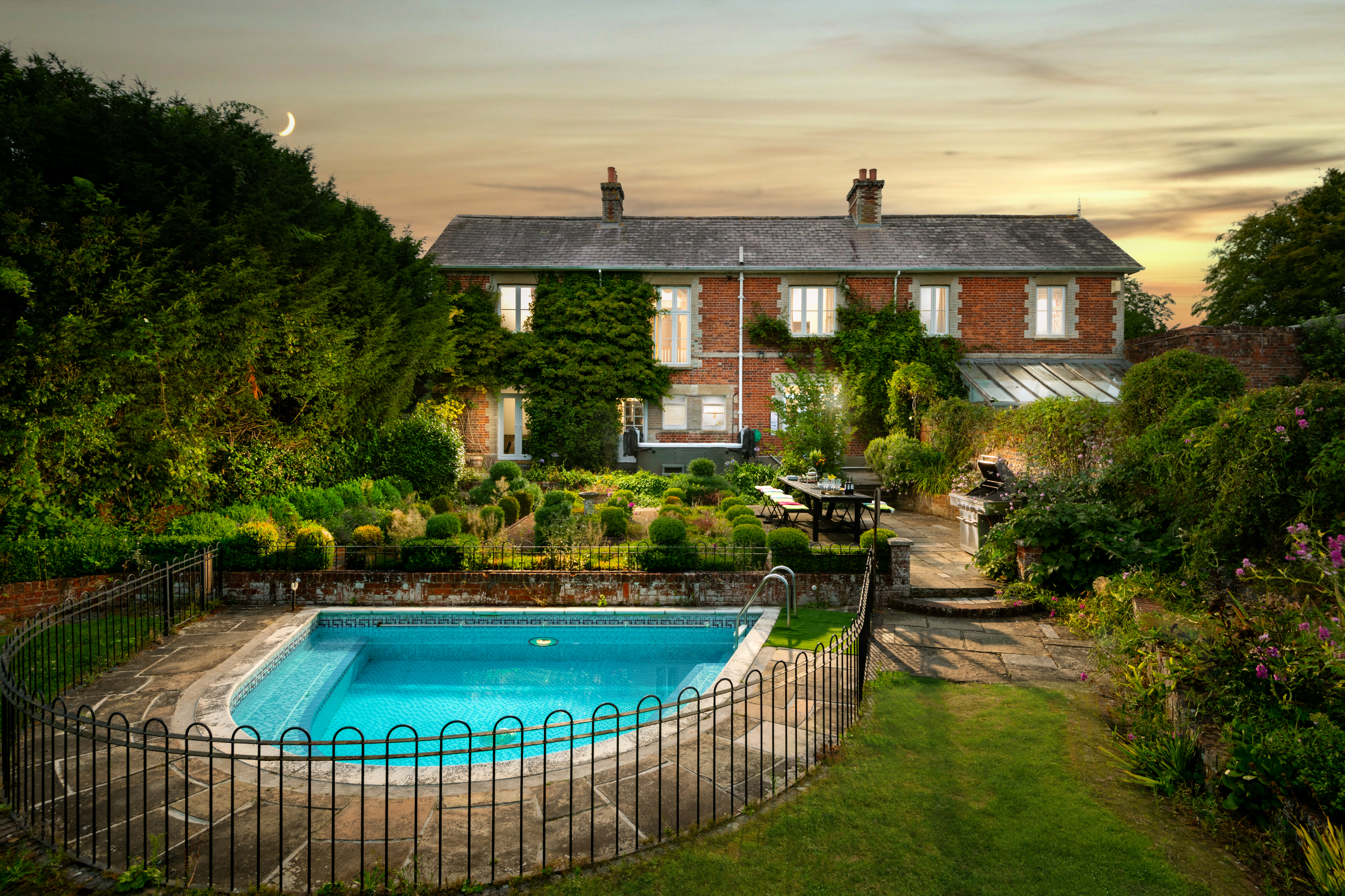 House Tarrant Blandford: 8-Bedroom Luxury Apartment with Pool and Tennis Court, Dorset