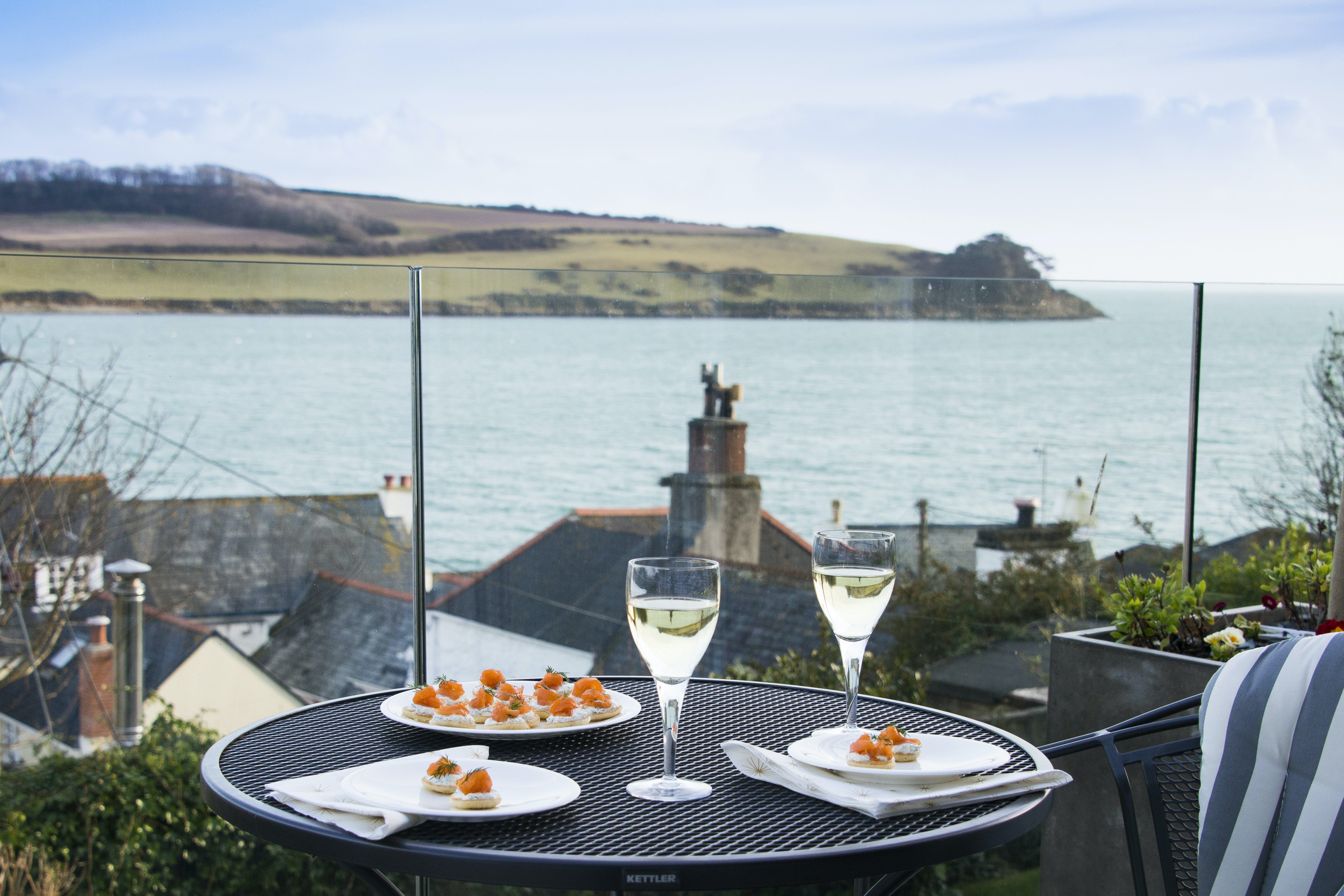 House Tresillian StMawes: Elegant 5-Bedroom Luxury Villa with Sea Views, Cornwall