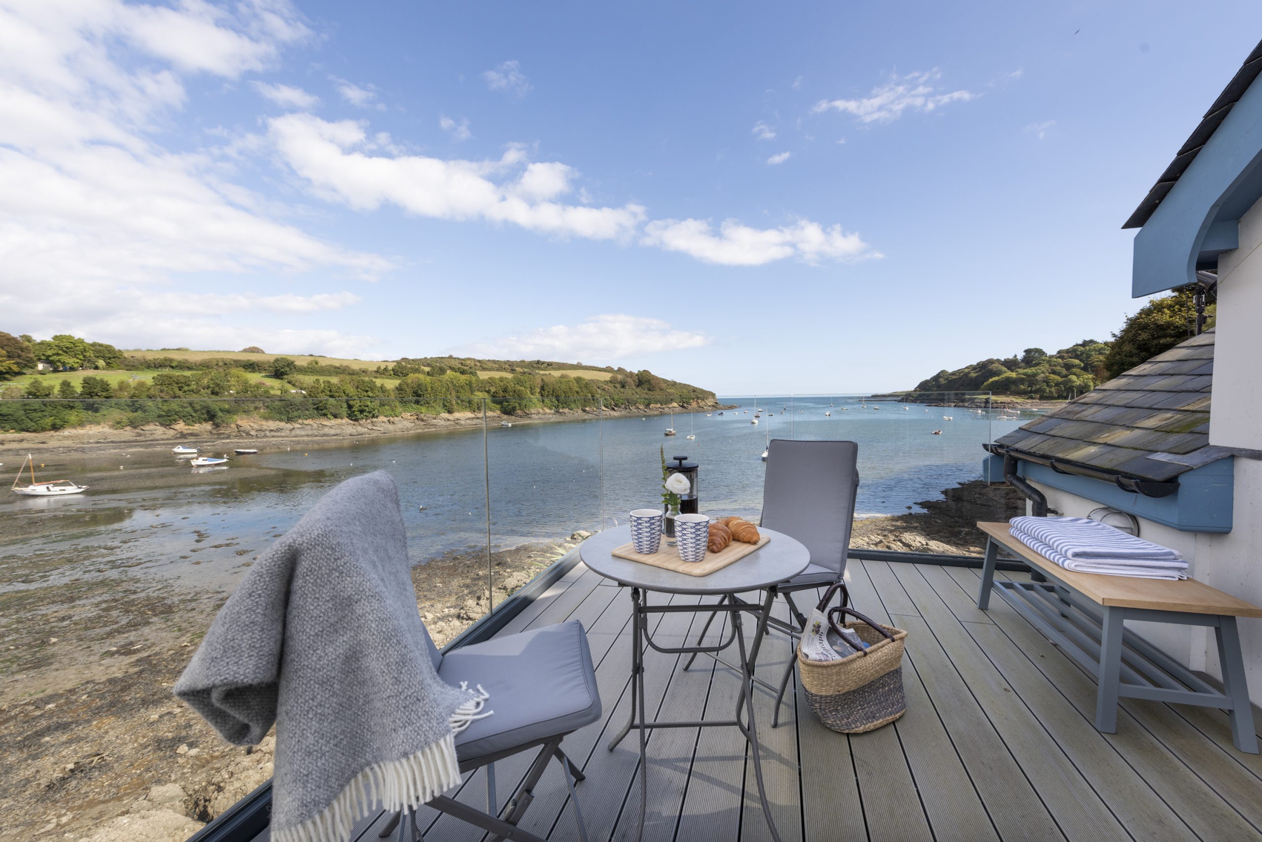House Trevose Cornwall Cornwall: Spacious 6-Bedroom Cottage with Hot Tub and Seaview, Cornwall