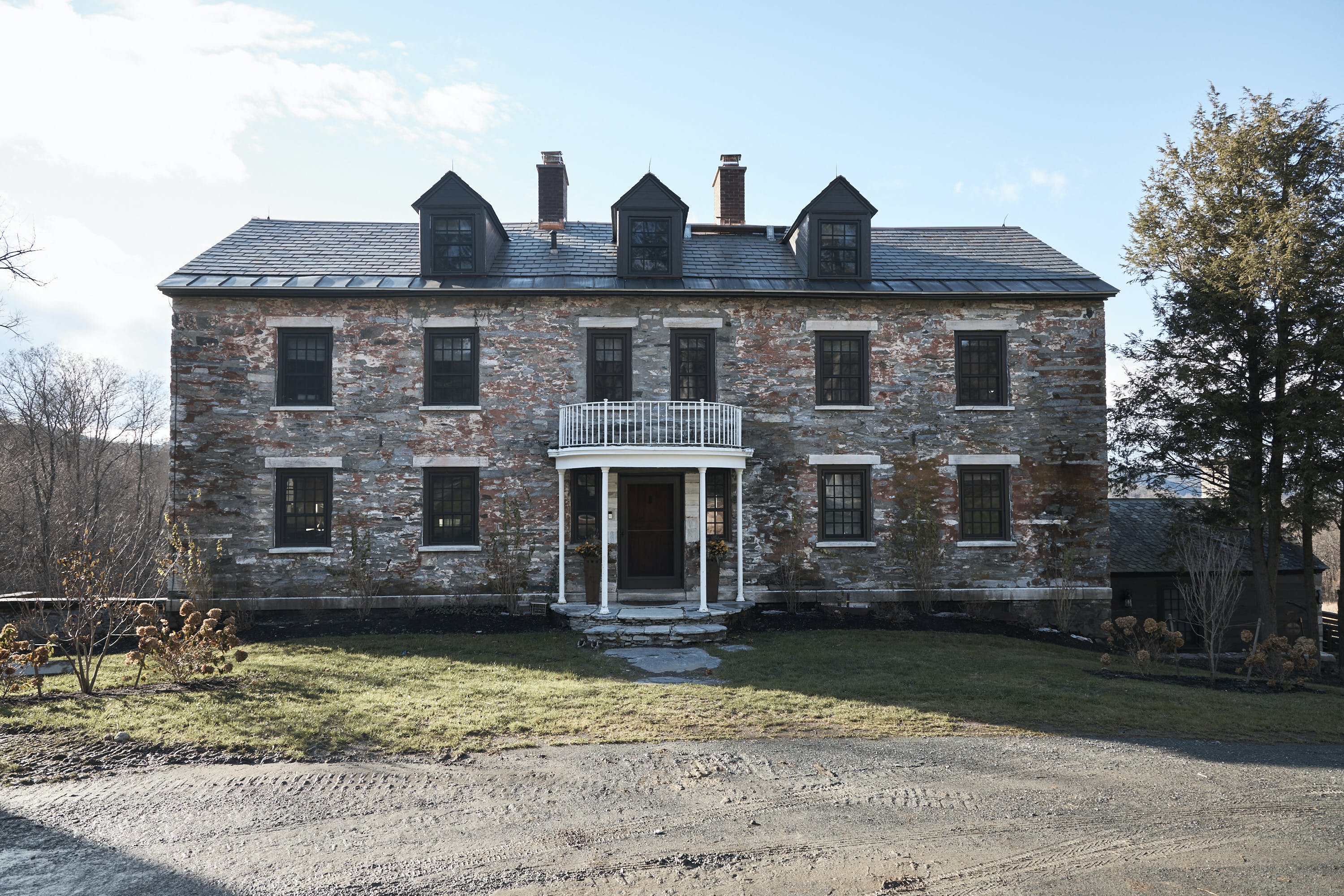 House Willow Claverack: Luxury 5-Bedroom Apartment with Lake Views, Claverack