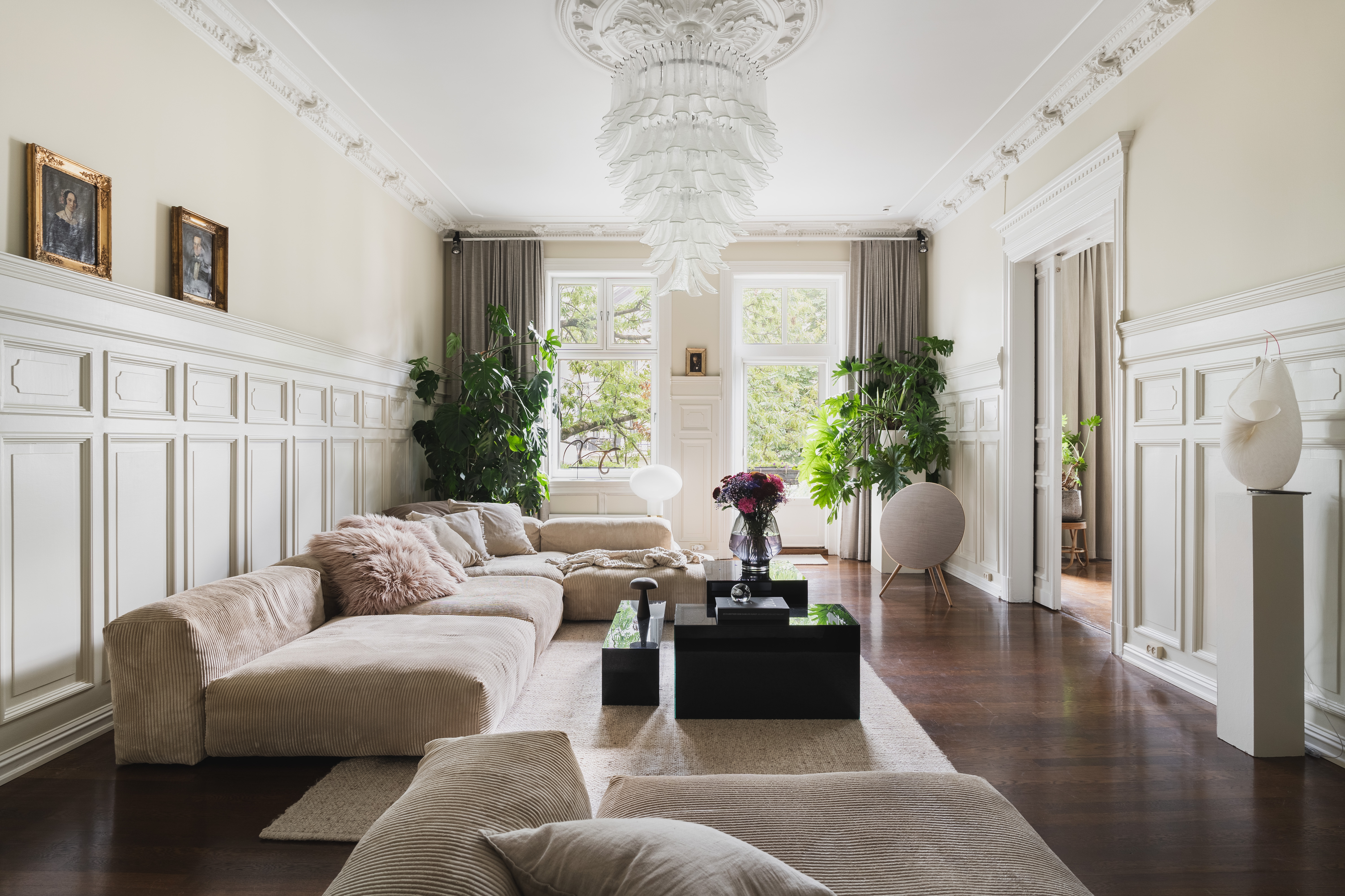 Hus Frogner Oslo: Elegant 4-Bedroom Luxury Apartment with Balconies, Oslo