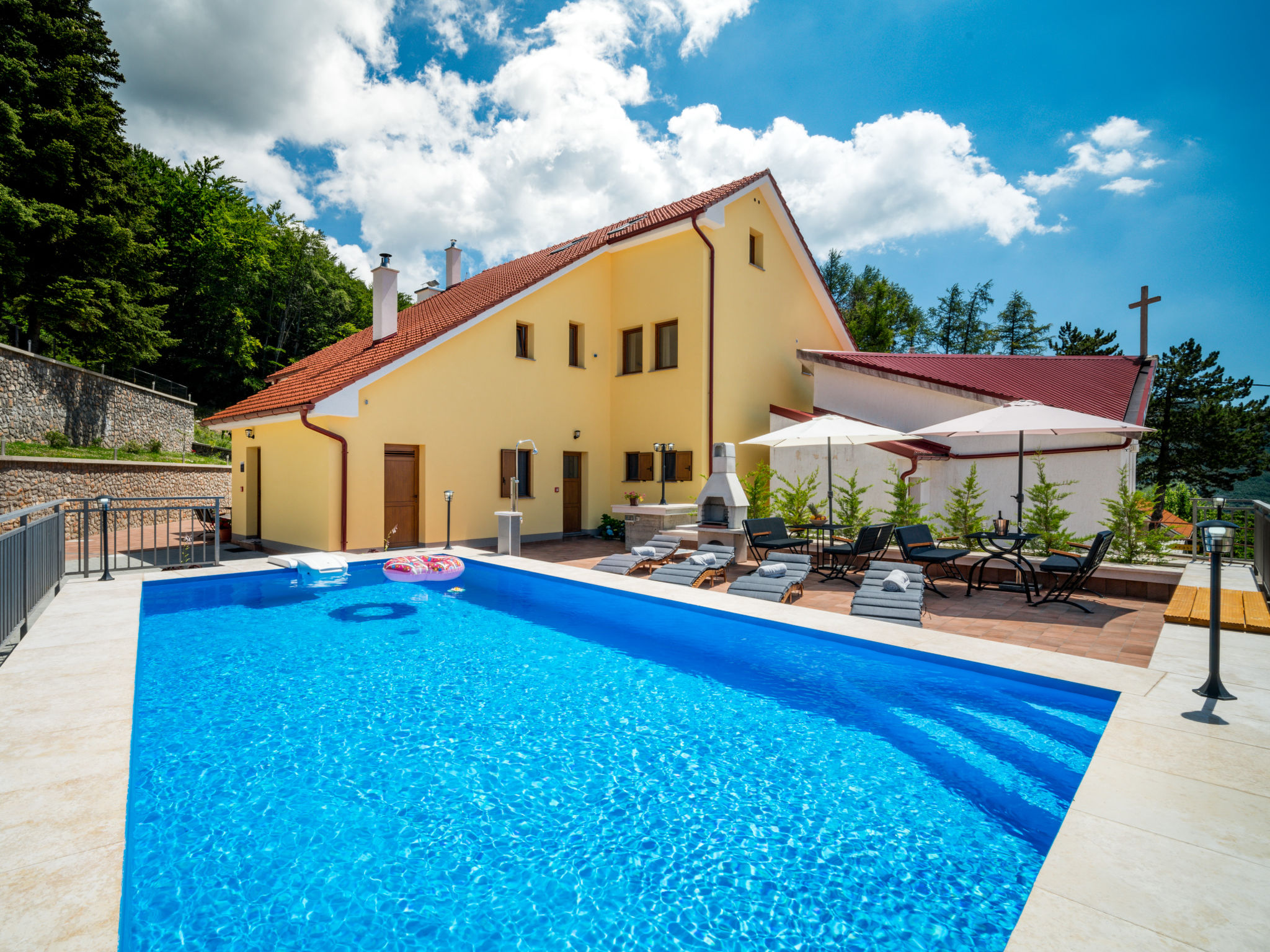Kuca Bura Oltari: Spectacular 5-Bedroom Villa with Private Pool and Mountain Setting in Croatian Highlands