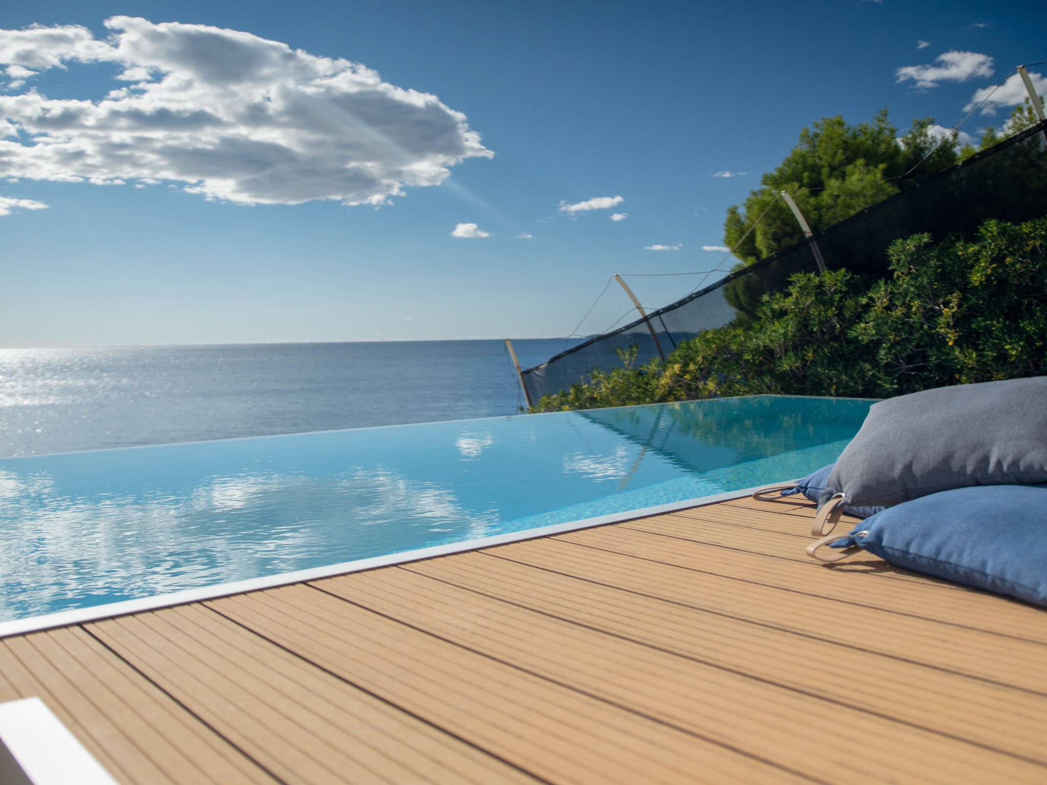 Kuća Bura Primošten: Spectacular 5-Bedroom Beachfront Villa with Private Pool and Panoramic Sea Views on the Croatian Coast