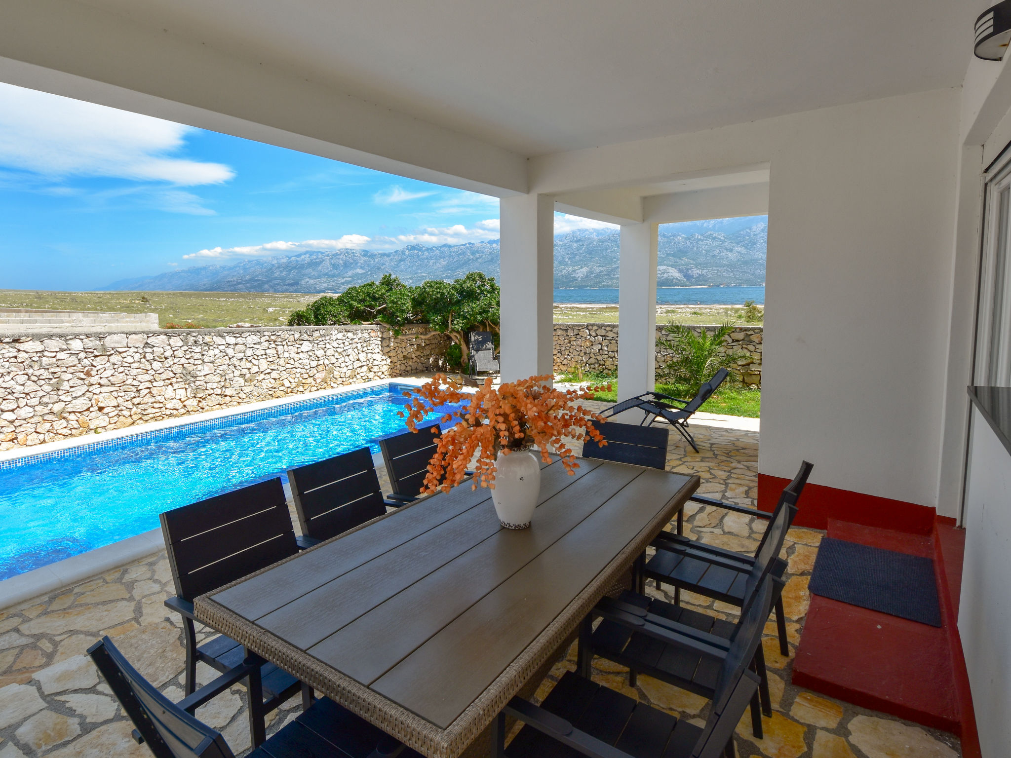 Kuca Bura Razanac: Stunning 4-Bedroom Detached Villa with Private Pool Near Adriatic Coast in Zadar County