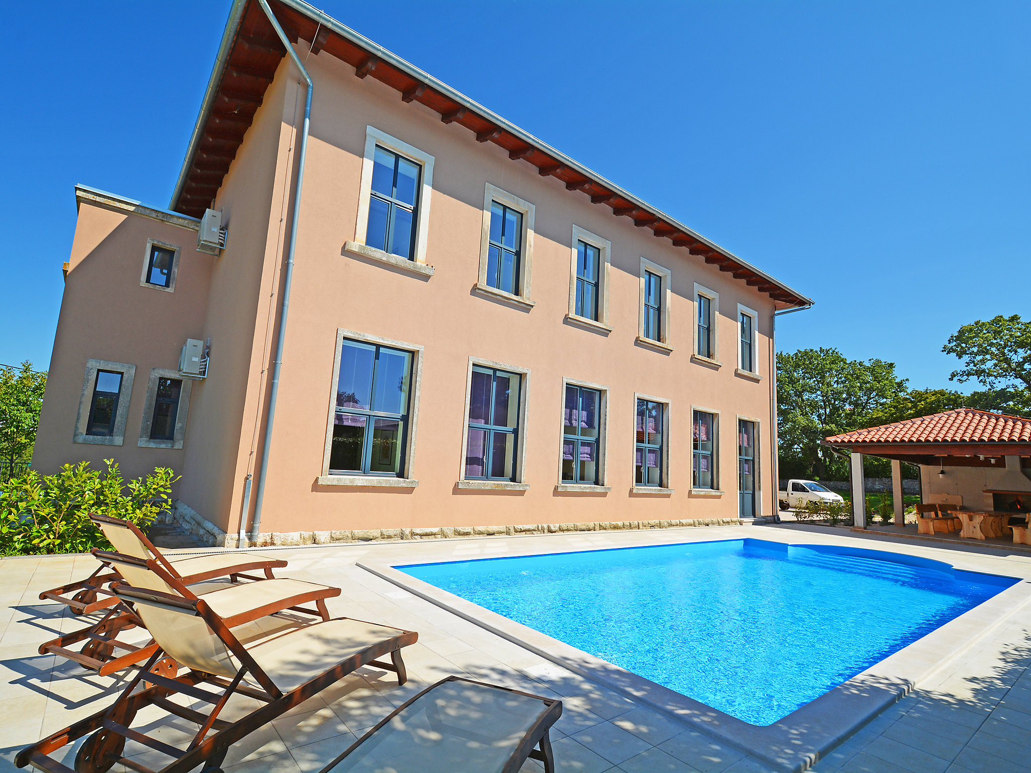 Kuca Bura Tinjan: Spectacular 9-Bedroom Historic Villa with Private Pool and Tennis Table in Istria Croatia