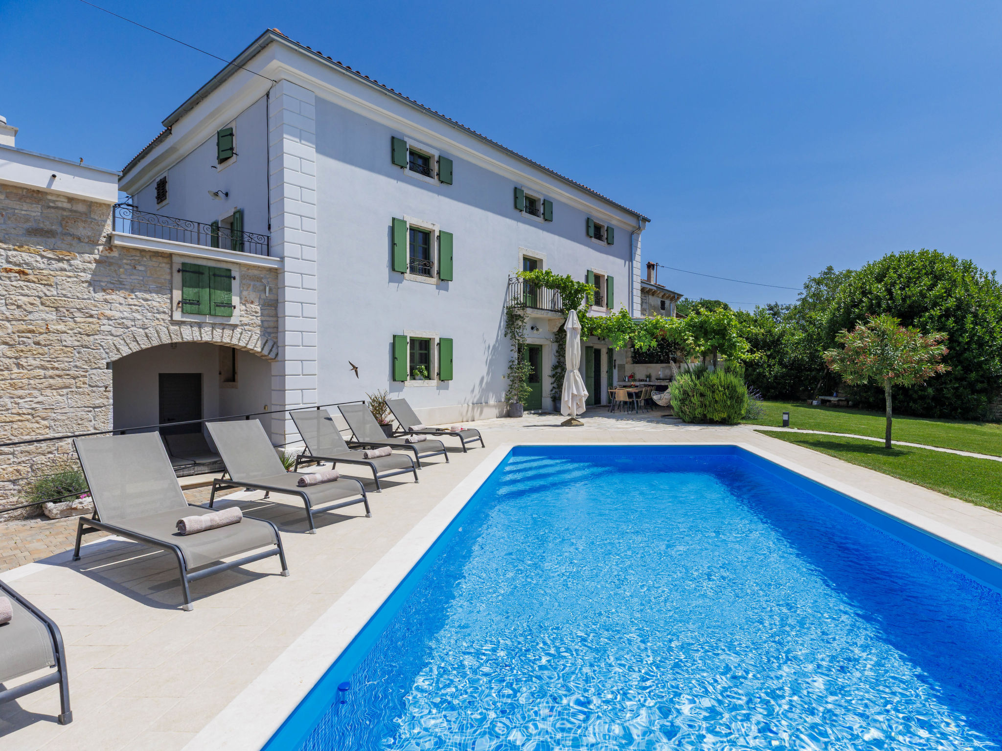 Kuća Čabranka Višnjan: Stunning 4-Bedroom Historic Villa with Private Pool and Games Room Near Porec Croatia