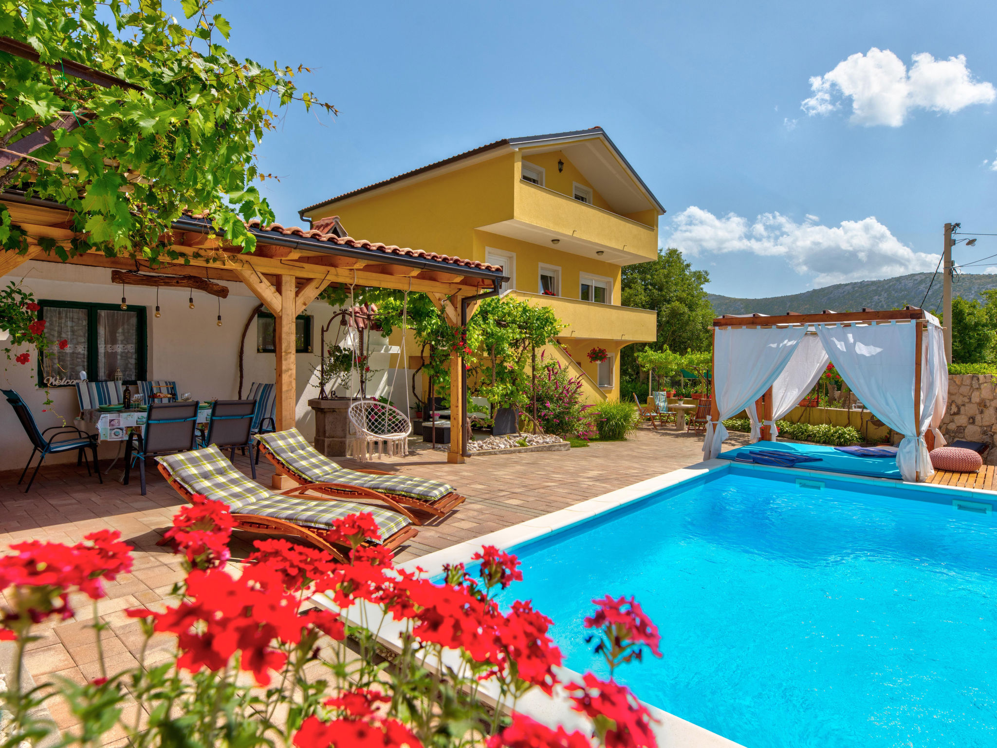 Kuća Drivenik Crikvenica: Elegant 3-Bedroom Family Villa with Private Pool and Mountain Views in Croatian Riviera