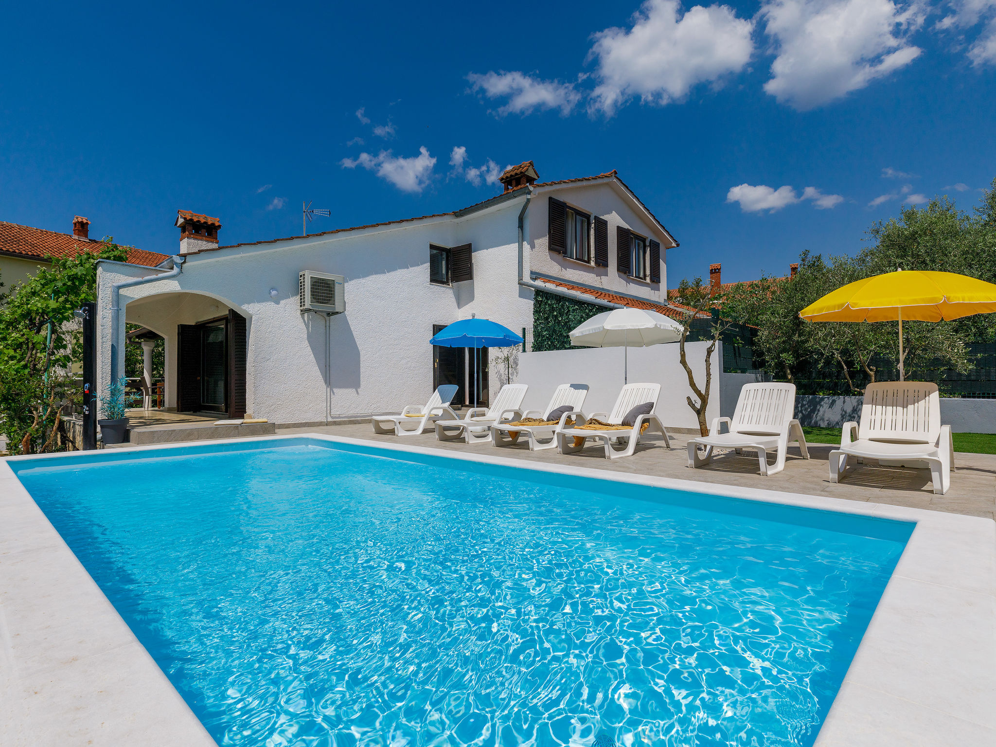 Kuća Istra Poreč: Modern Four-Bedroom Villa with Private Pool and Garden near Historic Istrian Coast