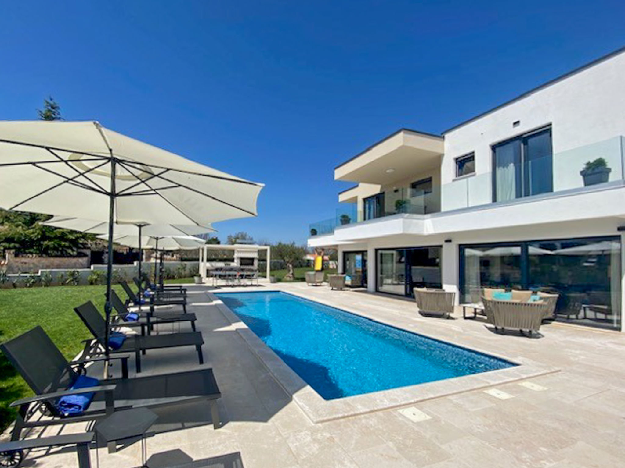 Kuća Jehnići Poreč: Stunning 4-Bedroom Modern Villa with Heated Pool and Garden in Istria Croatia