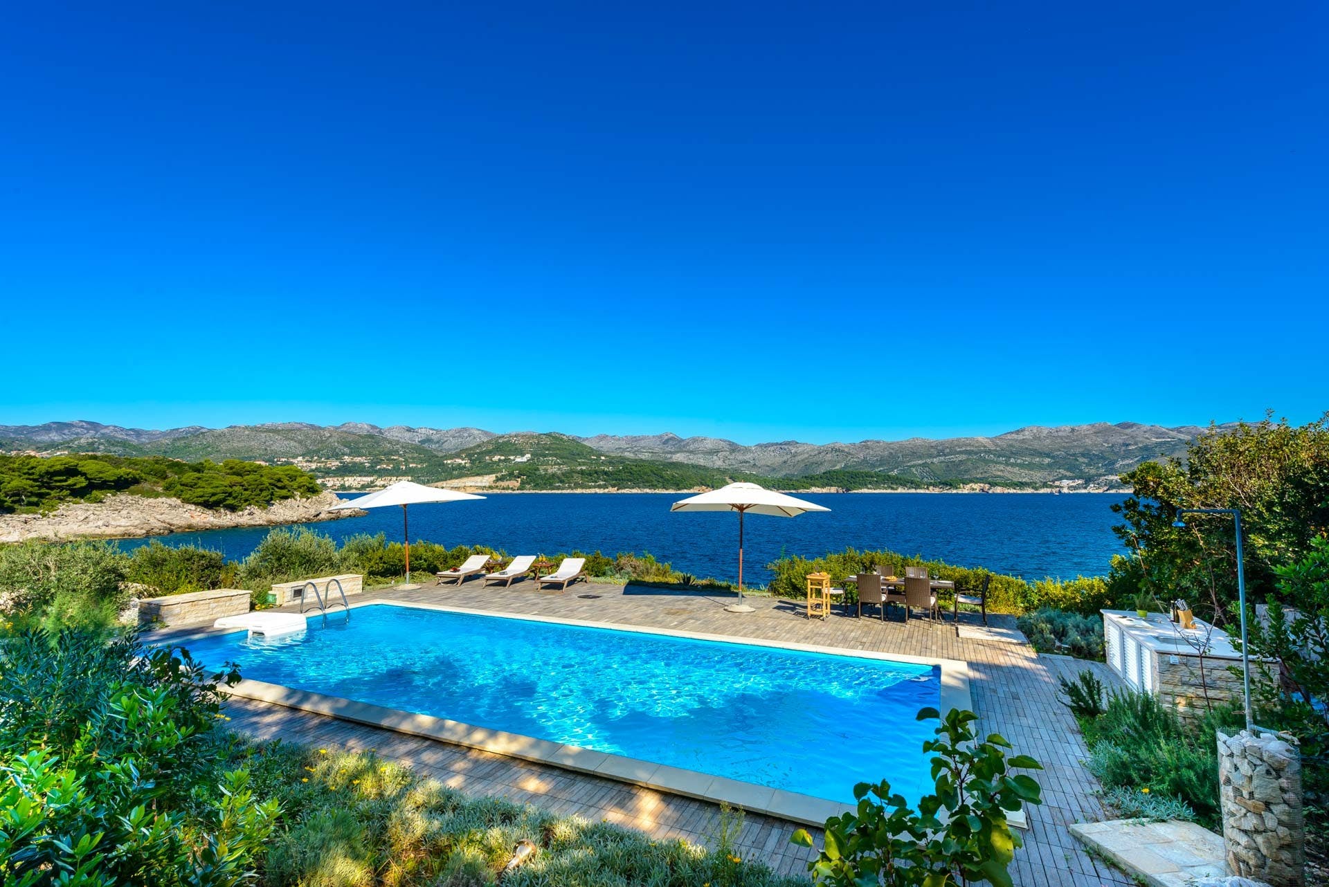 Kuća Kalamota Dubrovnik: Luxury 4-Bedroom Apartment with Seaview and Pool, Dubrovnik