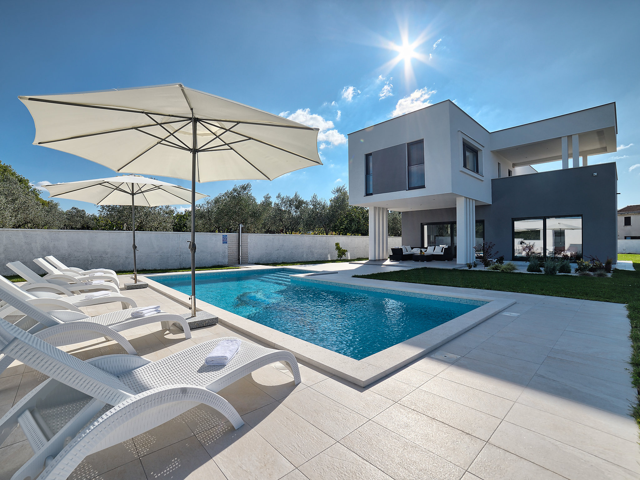 Kuća Maestral Štinjan: Modern 4-Bedroom Family Villa with Heated Private Pool Near Pula