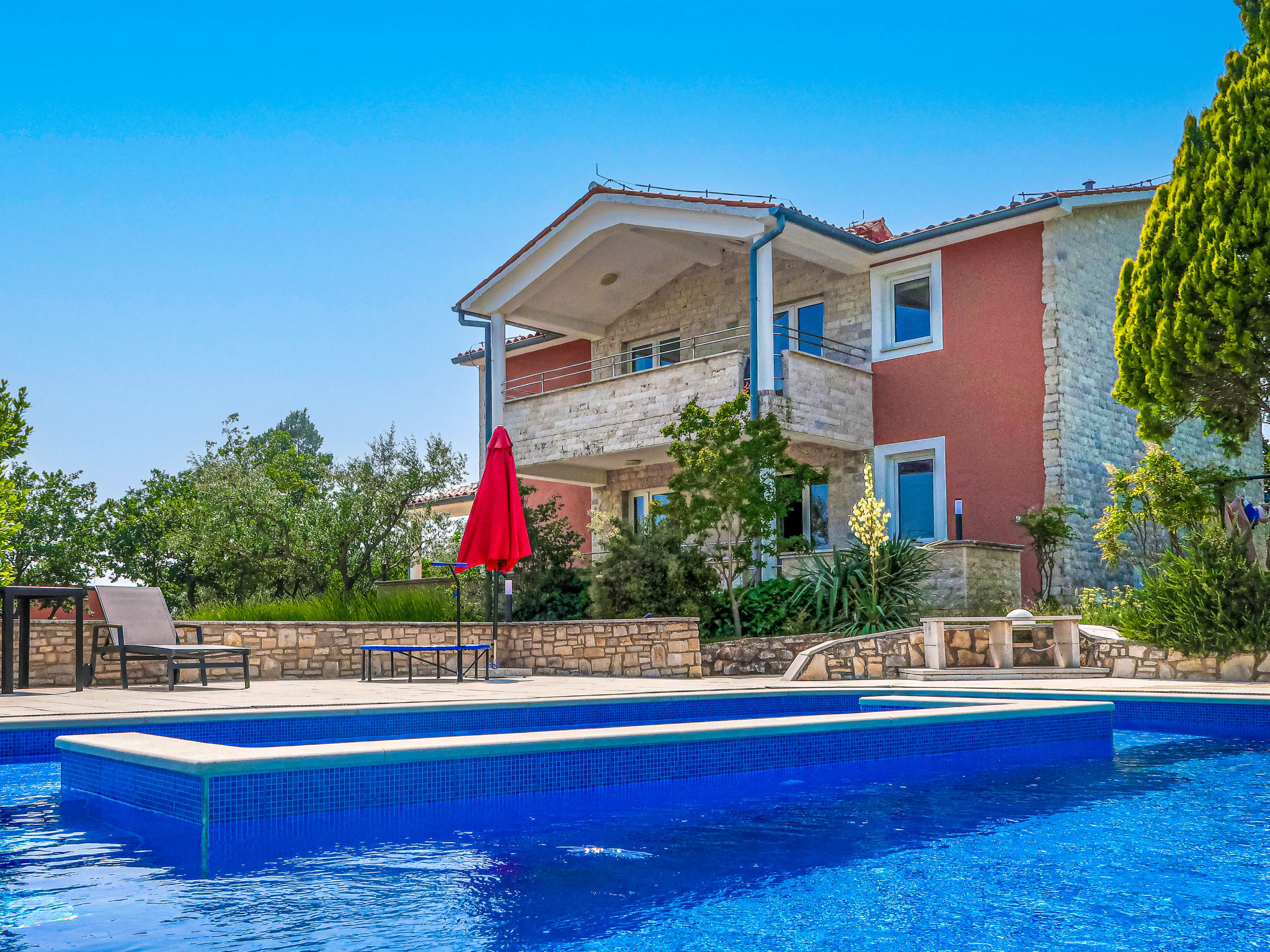 Kuća Majmajola Vodnjan Pula: Spacious 6-Bedroom Family Villa with Private Pool and Historic Gardens near Pula Croatia