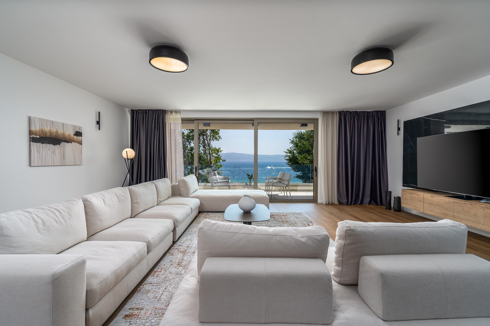 Kuća Marjan Split Split 19: Luxury 7-Bedroom Apartment with Beachfront and Pool, Split