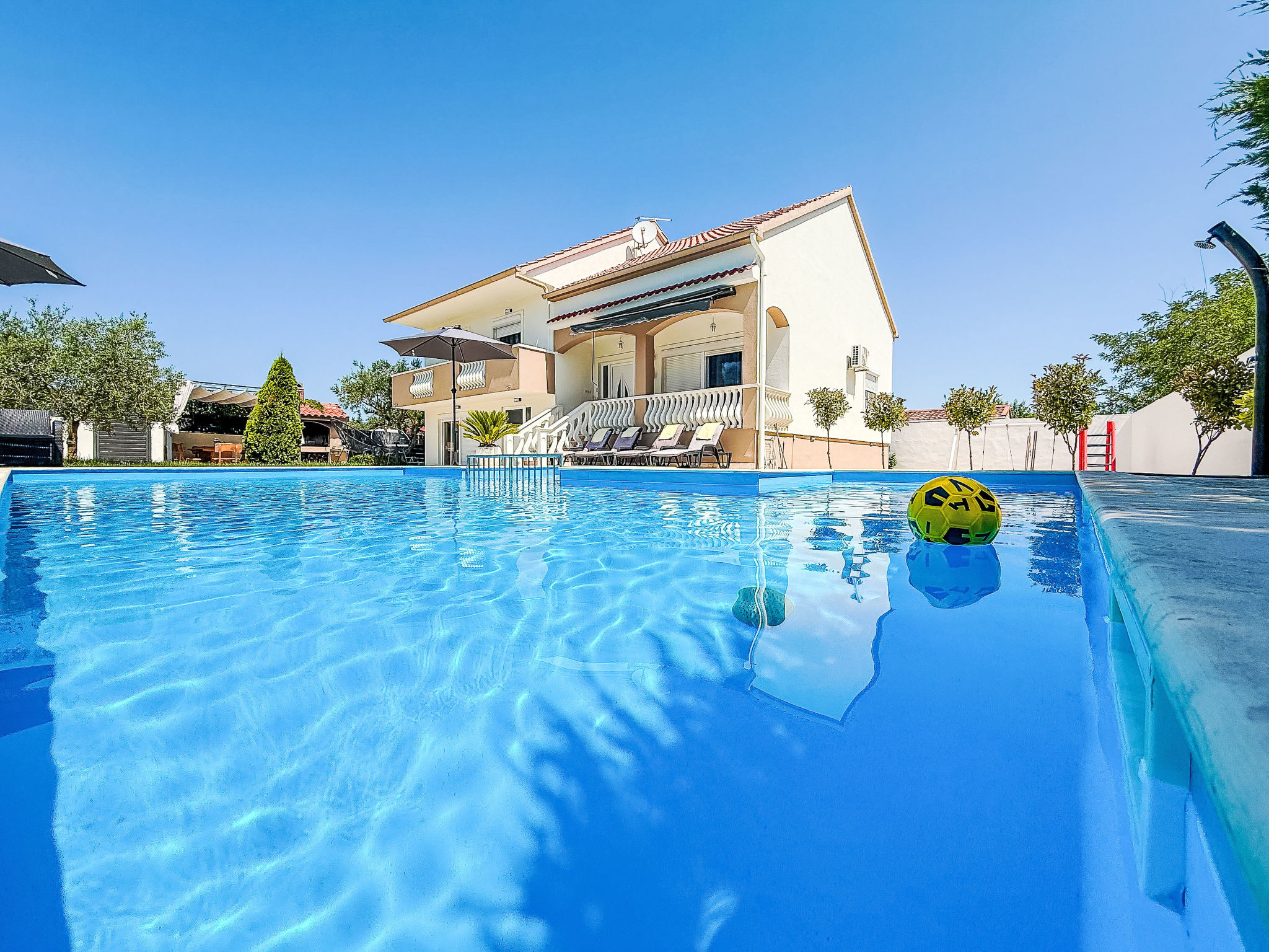 Kuća Maslina Briševo: Spacious Five Bedroom Family Villa with Private Pool Near Historic Zadar Croatia