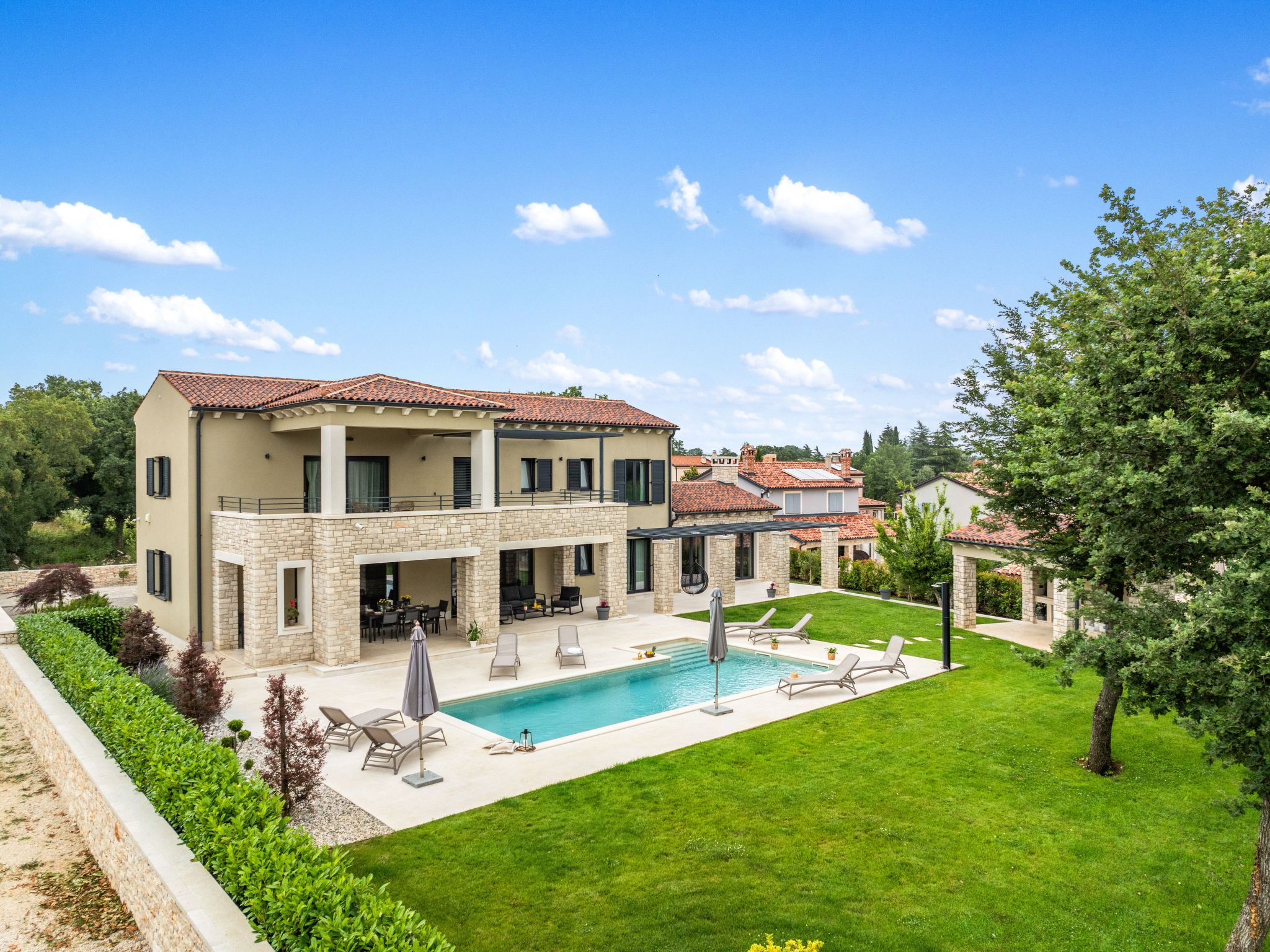 Kuća Matohanci Rovinjsko: Stunning 4-Bedroom Holiday Villa with Heated Private Pool near Historic Rovinj
