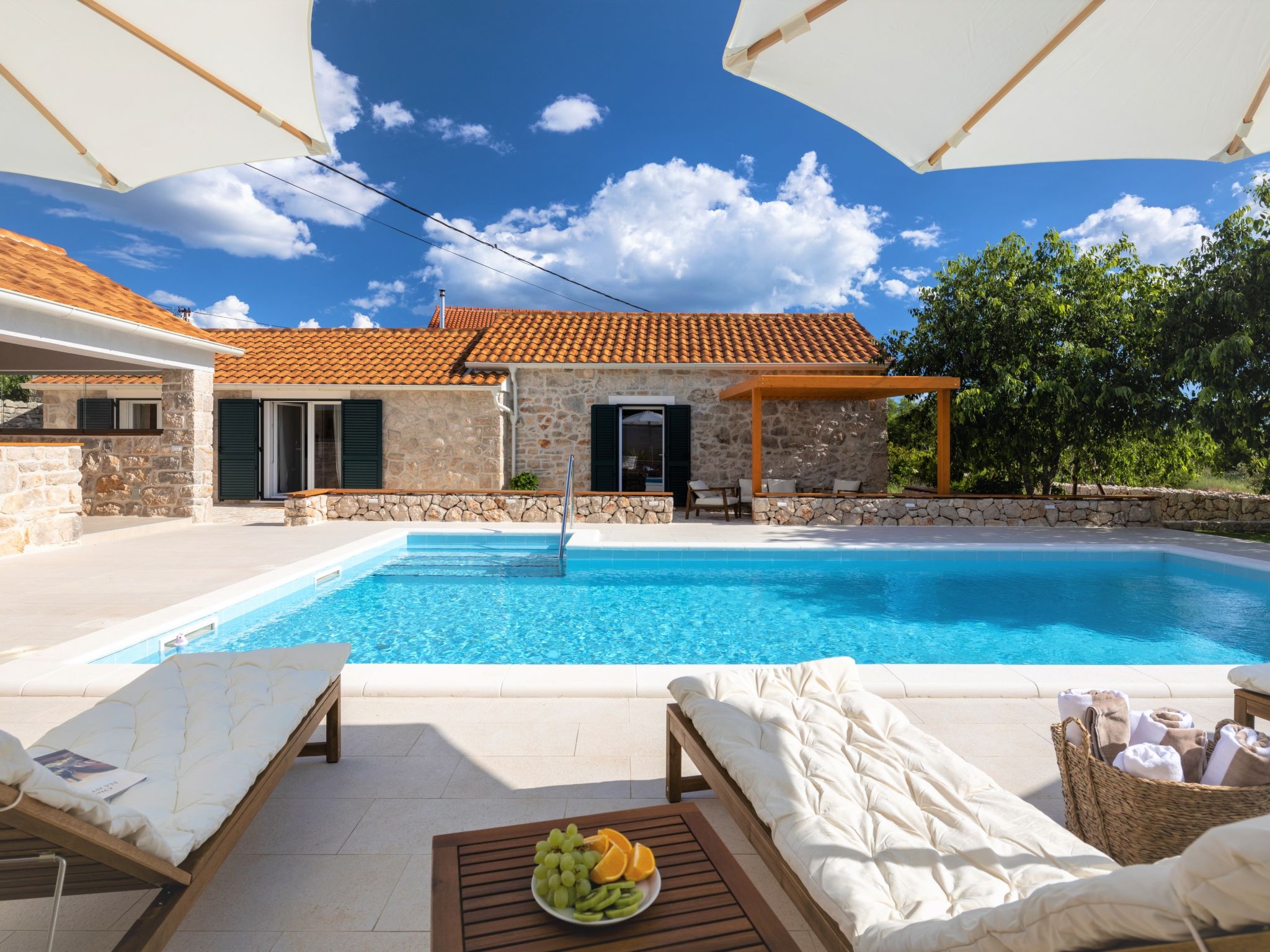Kuća Mistral Primošten: Luxury 3-Bedroom Villa with Private Pool and Modern Amenities in Croatia