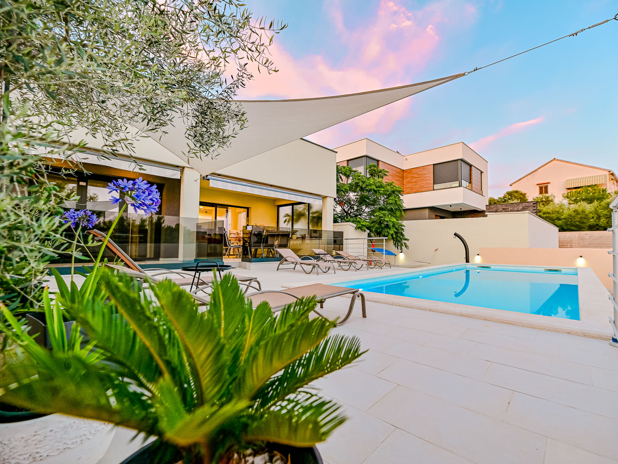 Kuća Paklenica Bokanjac: Modern 3-Bedroom Family Villa with Private Pool and Fitness Room in Zadar Croatia