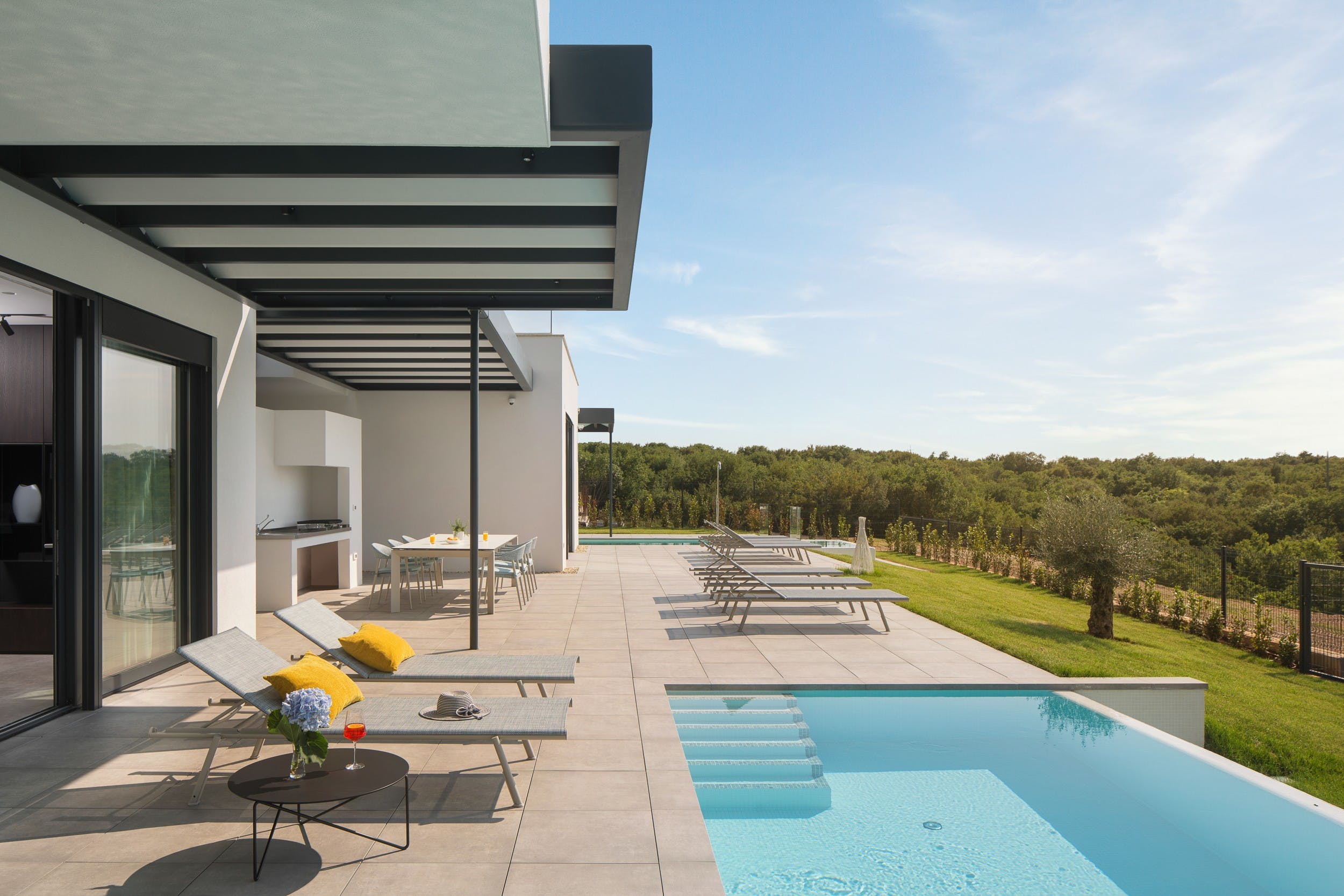 Kuća Šterna Bale: Luxurious 6-Bedroom Apartment with Seaview and Pool, Istria