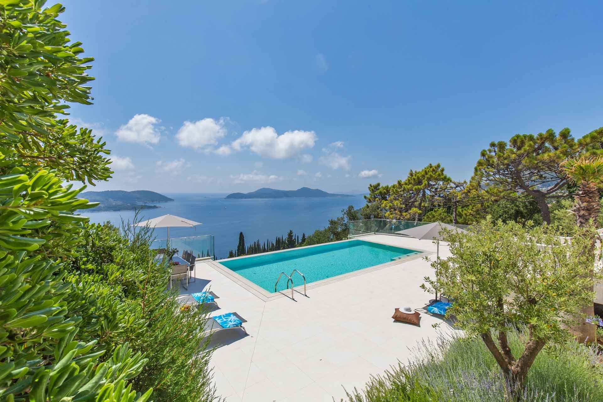 Kuća Stradun Dubrovnik: Luxury 5-Bedroom Apartment with Infinity Pool and Sea Views, Dubrovnik