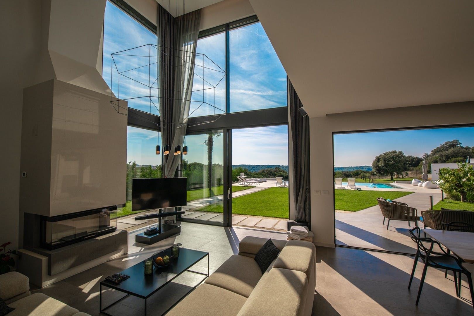 Kuća Tramontana Pula: Elegant 4-Bedroom Apartment with Seaview and Pool, Istria