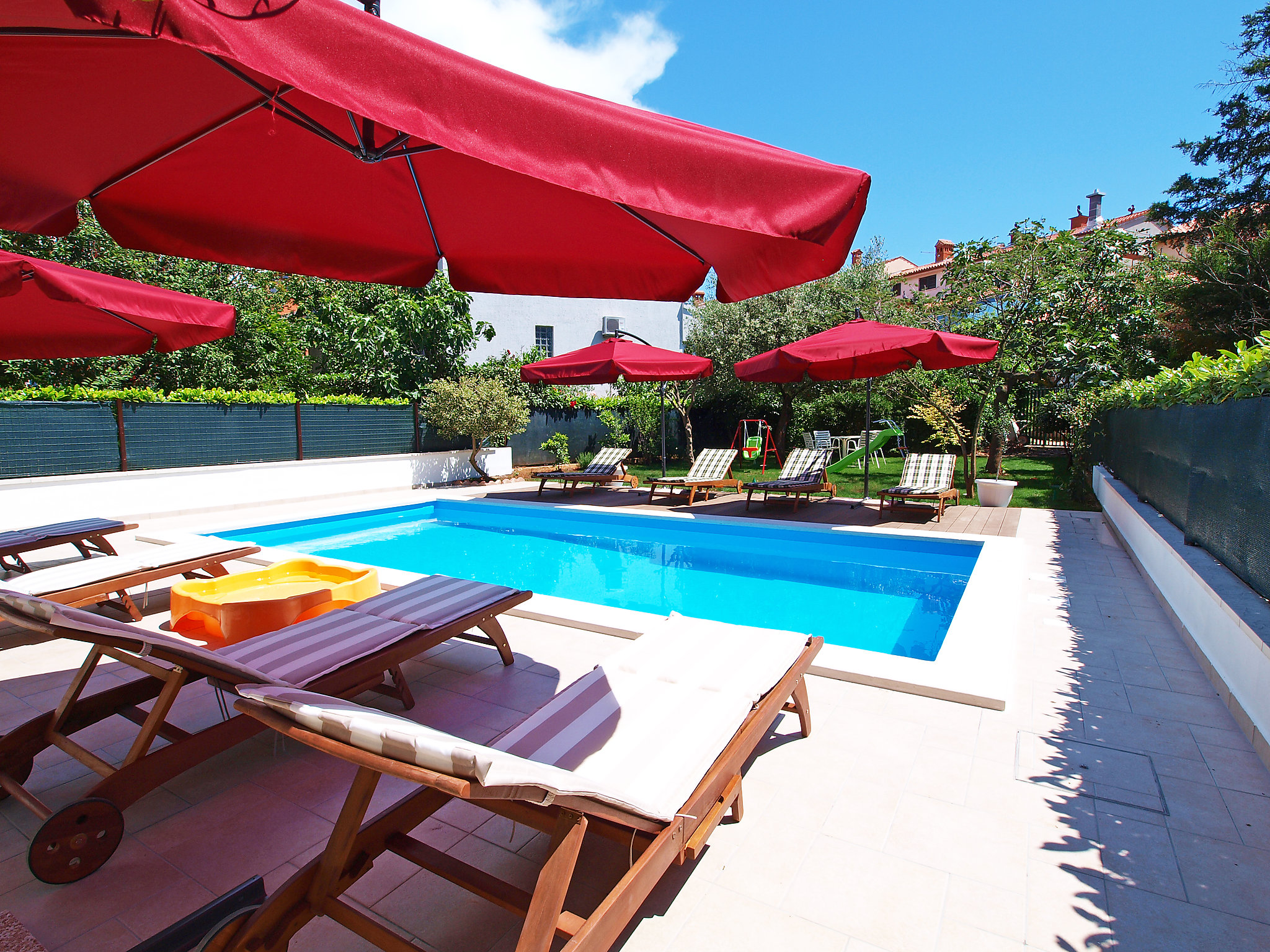 Kuća Uljanik Pula: Elegant 4-Bedroom Terrace Villa with Private Pool and Garden in Historic Croatian Port City