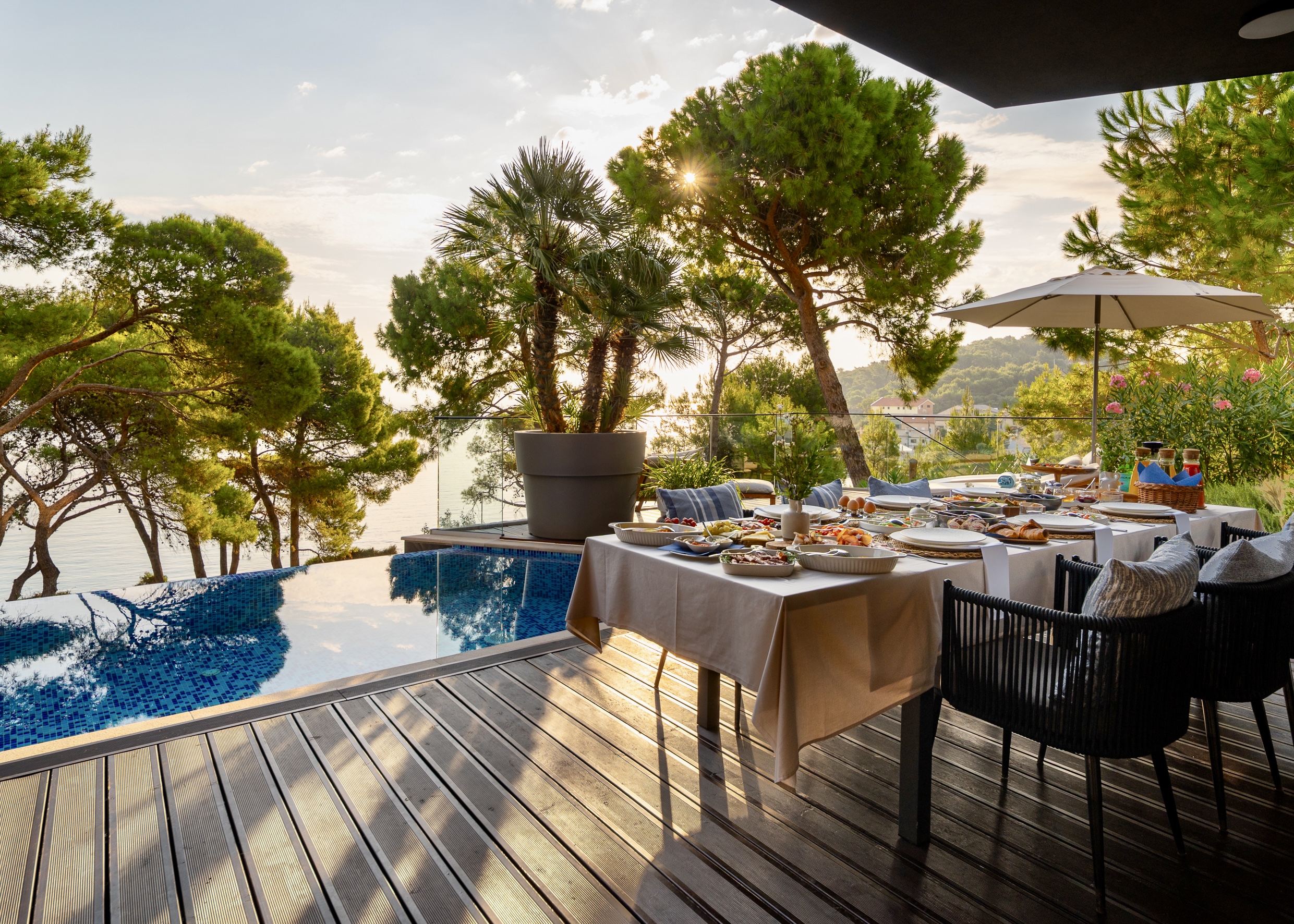 Kuća Velebit Zadar: Luxurious 5-Bedroom Apartment with Infinity Pool and Sea Views, Zadar