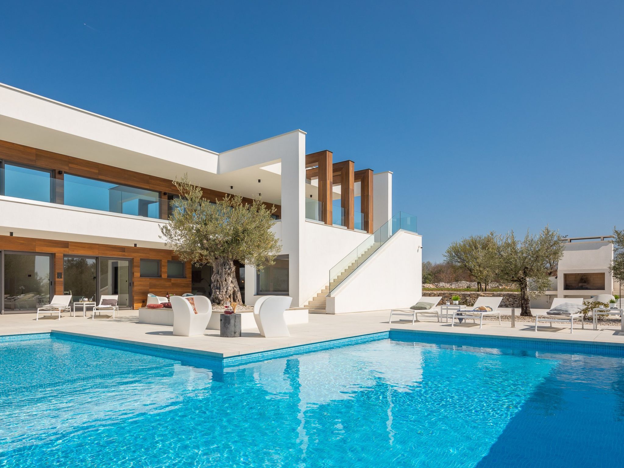 Kuća Žminj Pula: Spacious 7-Bedroom Modern Villa with Private Pool and Sauna in Historic Istrian Location