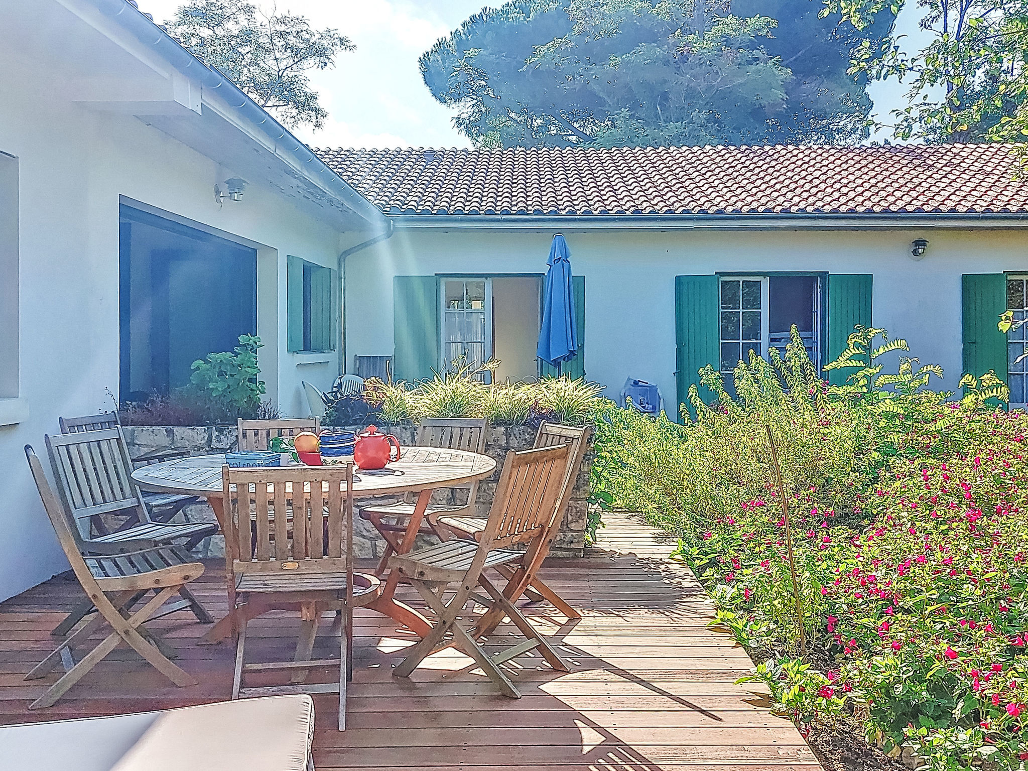 Maison Relais Oléron: Exceptional 6-Bedroom Coastal House with Direct Sea Access and Expansive Gardens in France