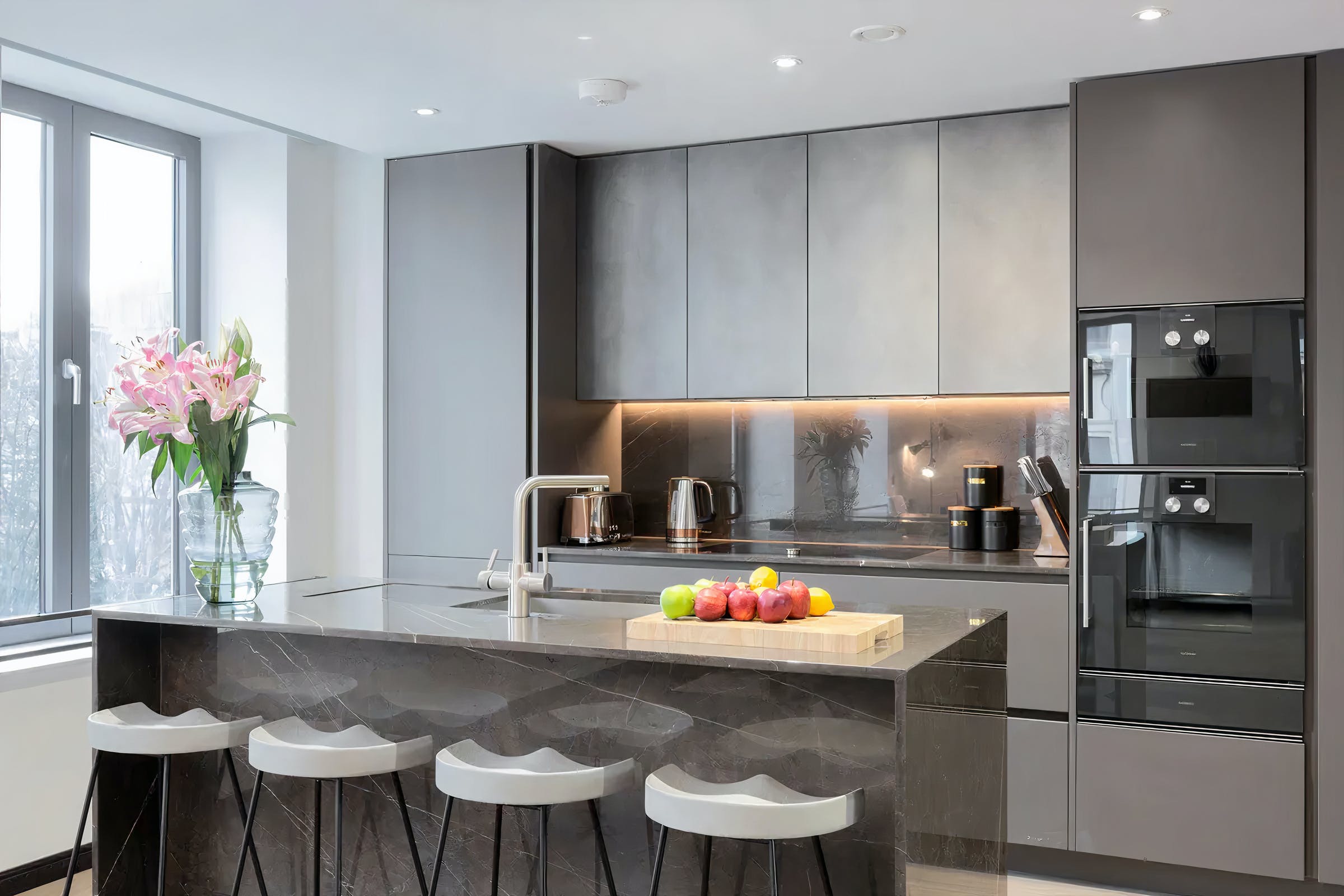 Manor Carnaby Soho: Luxury 3-Bedroom Apartment Perfect for Families, Soho, London